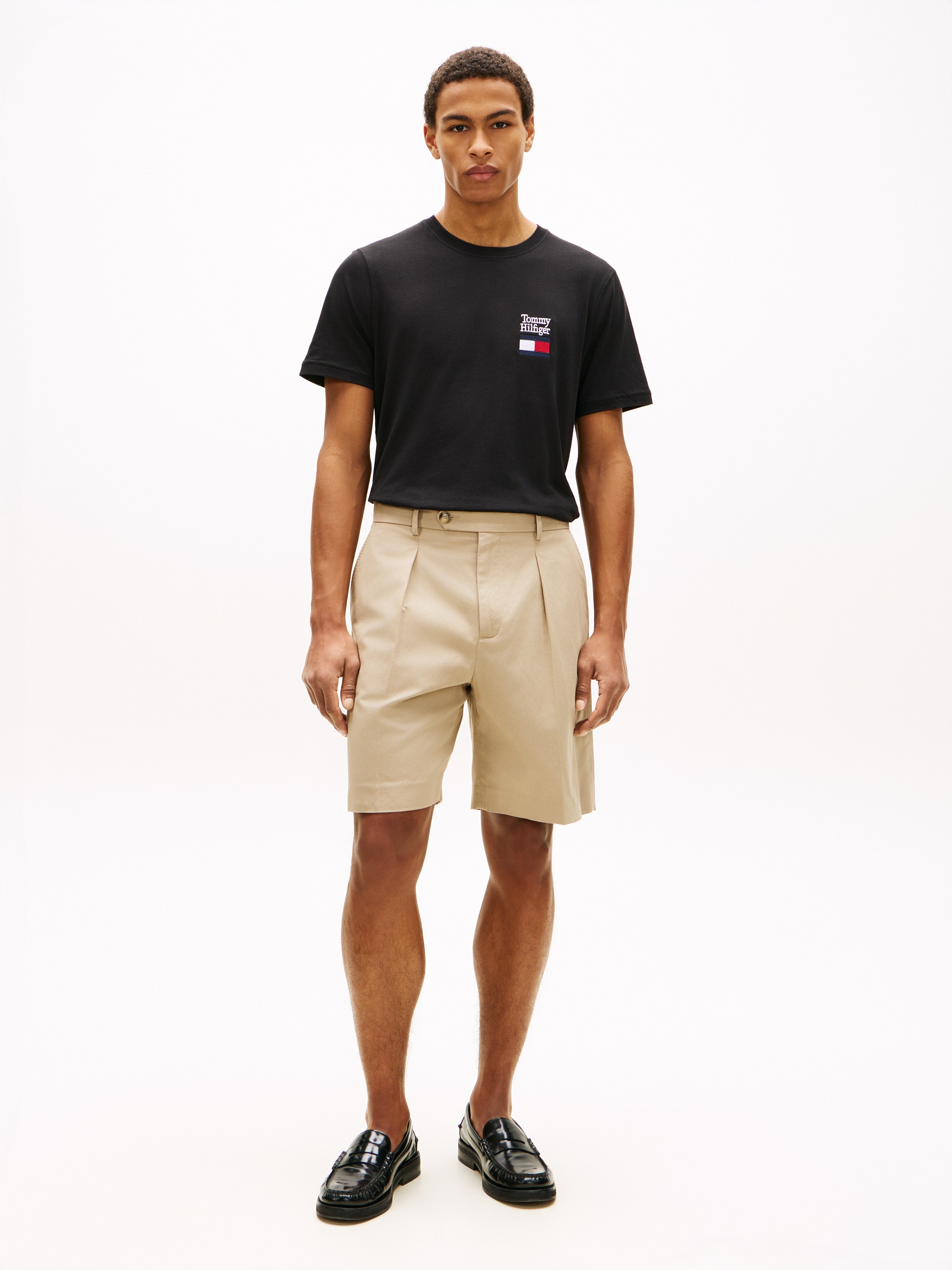 Tommy Hilfiger T-Shirt »BRAND LOVE TEXT STACK« Regular fit mit Rundhalsausschnitt
