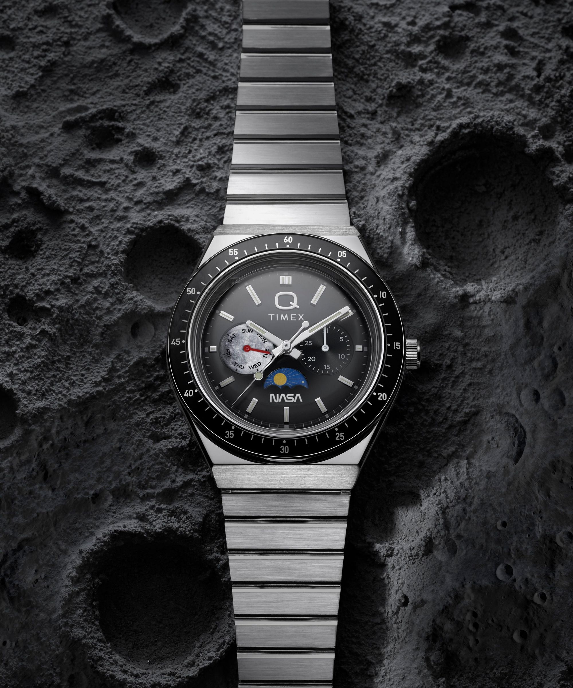 Timex Quarzuhr »Q Timex Vintage Inspired NASA« Armbanduhr, Herrenuhr, Edelstahlarmband, analog, Wochentag, Tag