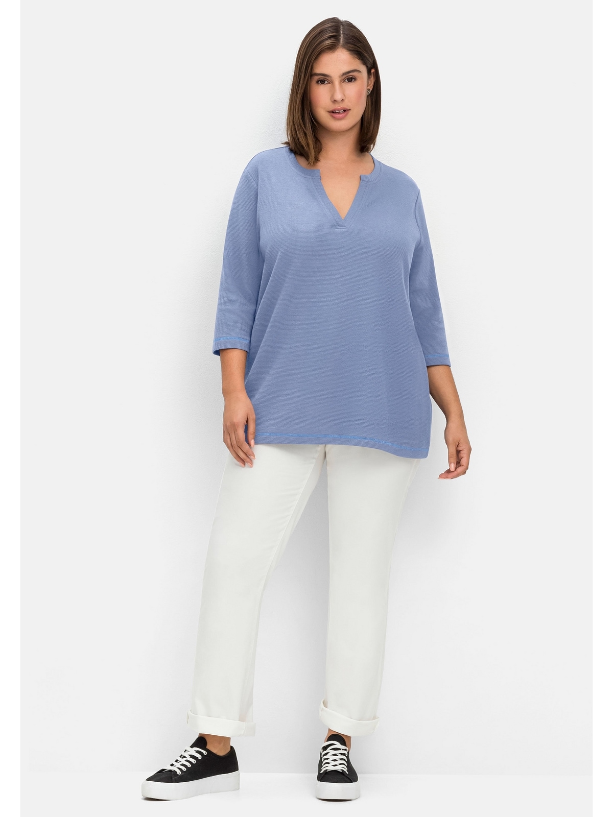 Sheego 3/4-Arm-Shirt »Große Größen«, in strukturierter Optik mit V-Cut