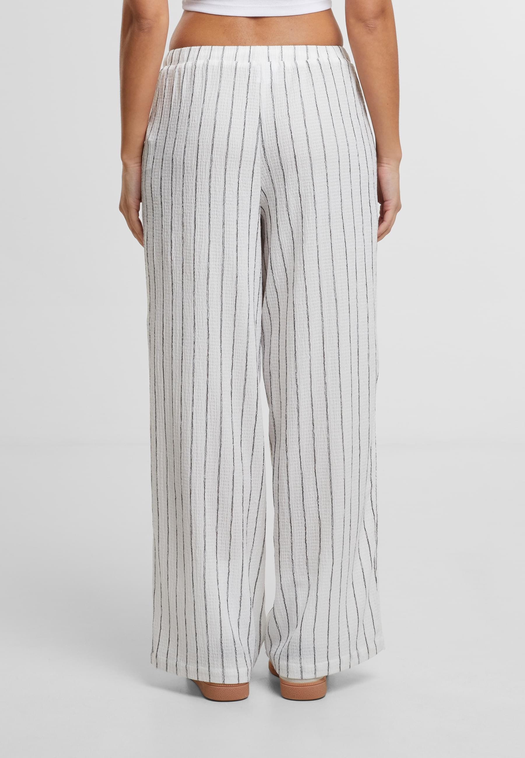 URBAN CLASSICS Stoffhose »Urban Classics Ladies Structured Striped Relaxed Fit Pants«, (1 tlg.)