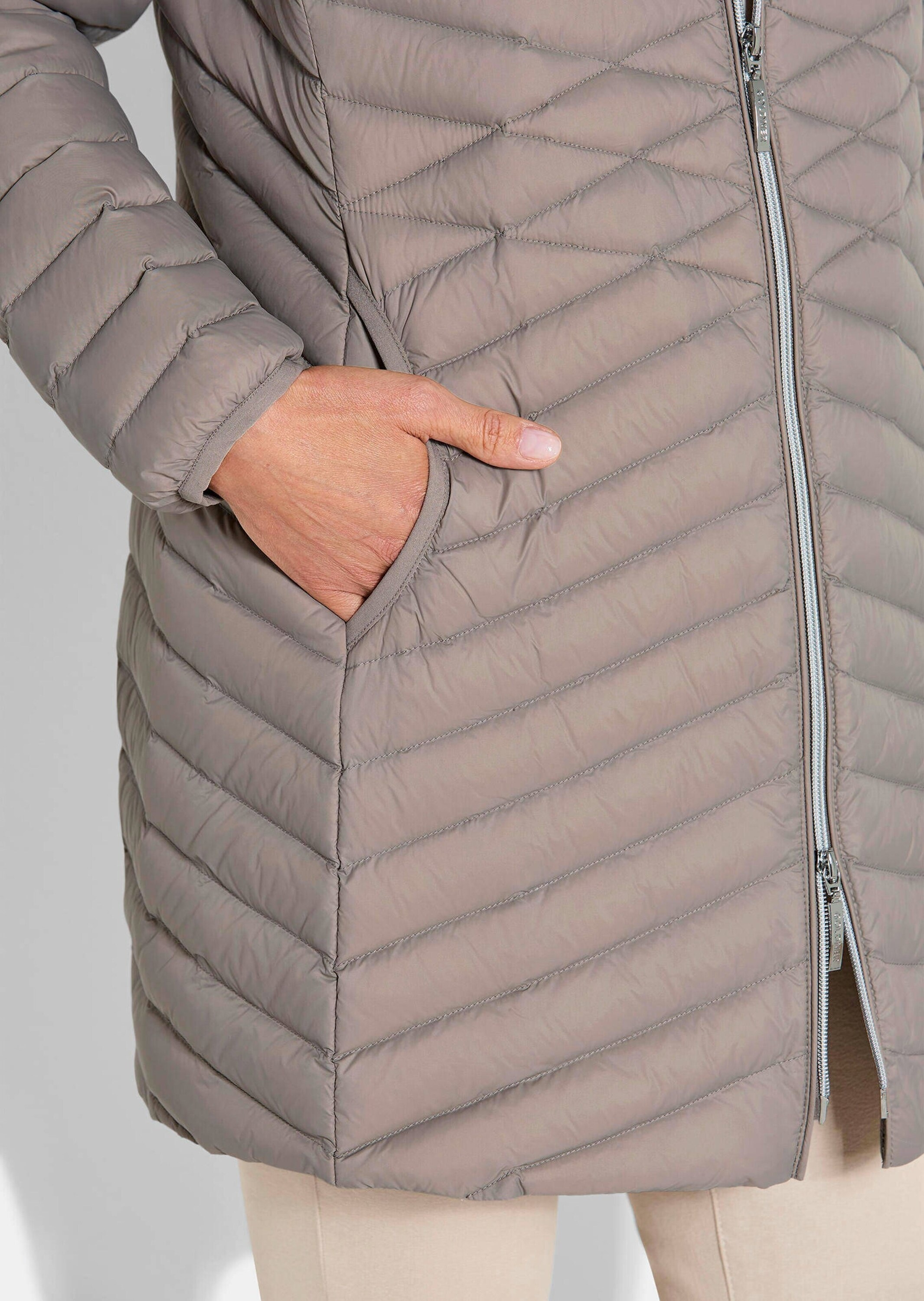GOLDNER Winterjacke »Kurzgröße Daunenmantel mit femininer Steppung«