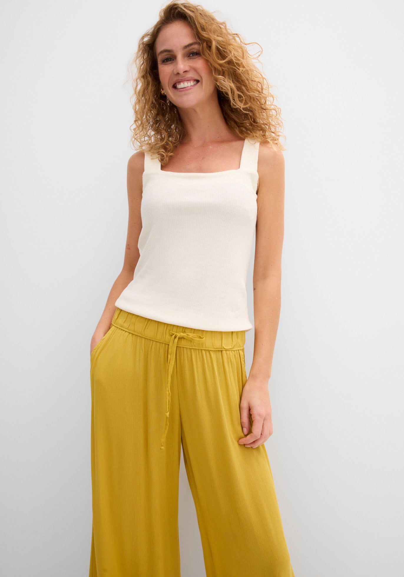 bonprix Marlene-Hose »Marlenehose aus fließender Viskose«  aus Viskose, lockere Passform, mit Bindeband, lässiger Stil