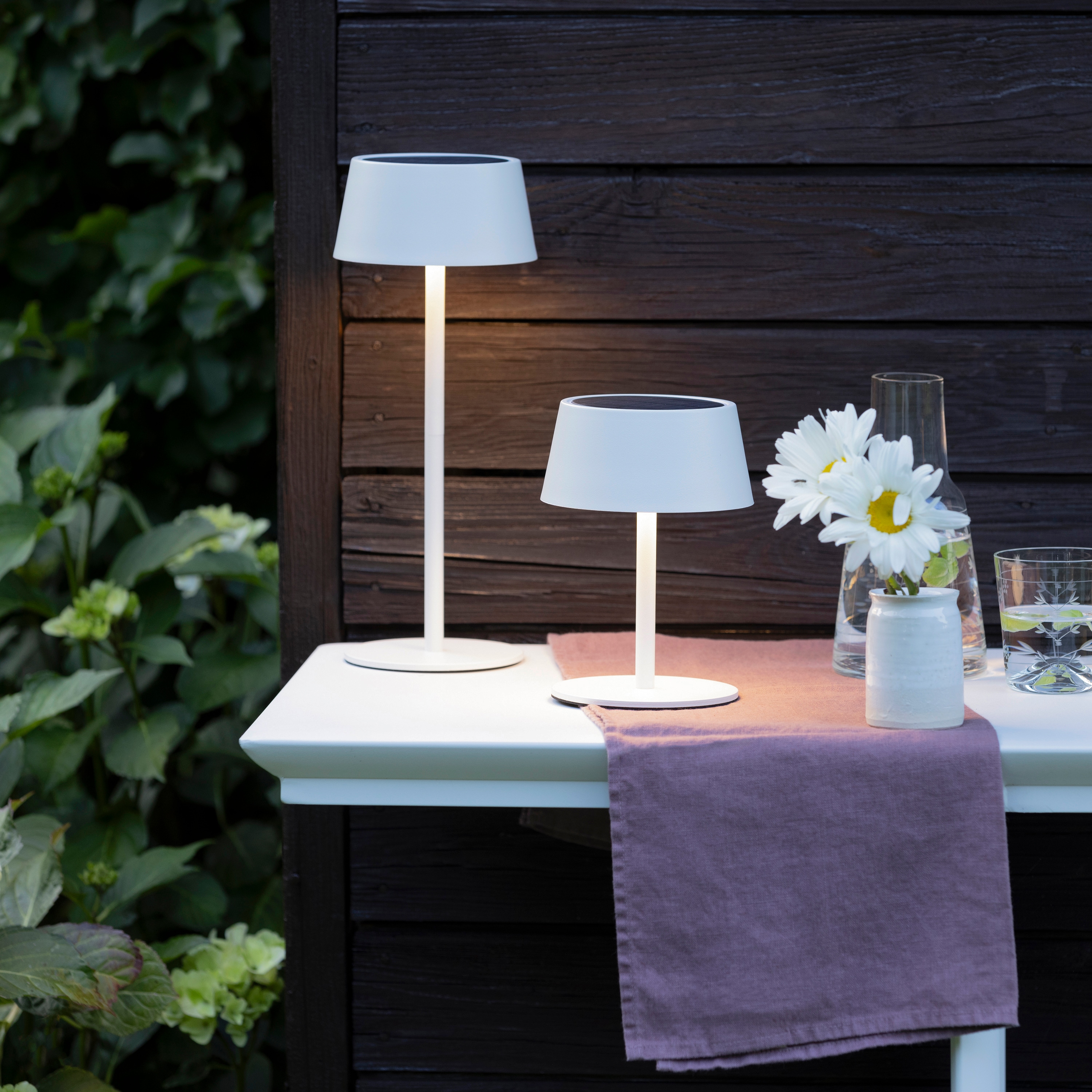 OTTO home LED Außen-Tischleuchte "Oddny - Tischlampe 2er Set mit Solar u. Akku" LED-Modul 2 Stk. Warmweiß 30 cm, aufladbar ü. Solar & USB, 3000 K, dimmbar, IP44, Akkulampe