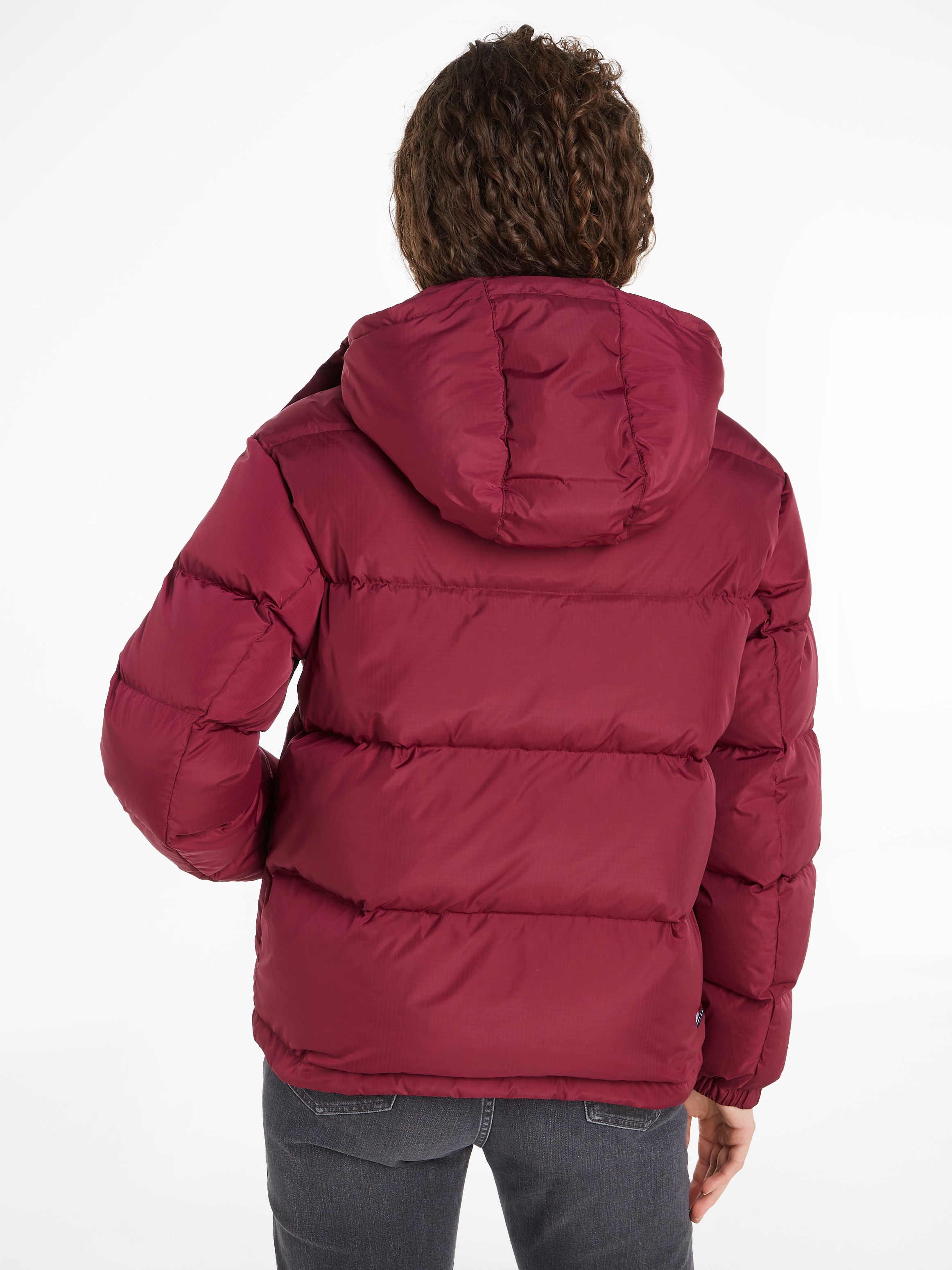 Tommy Jeans Steppjacke "TJW ALASKA PUFFER EXT", mit Kapuze, mit Logosticker günstig online kaufen