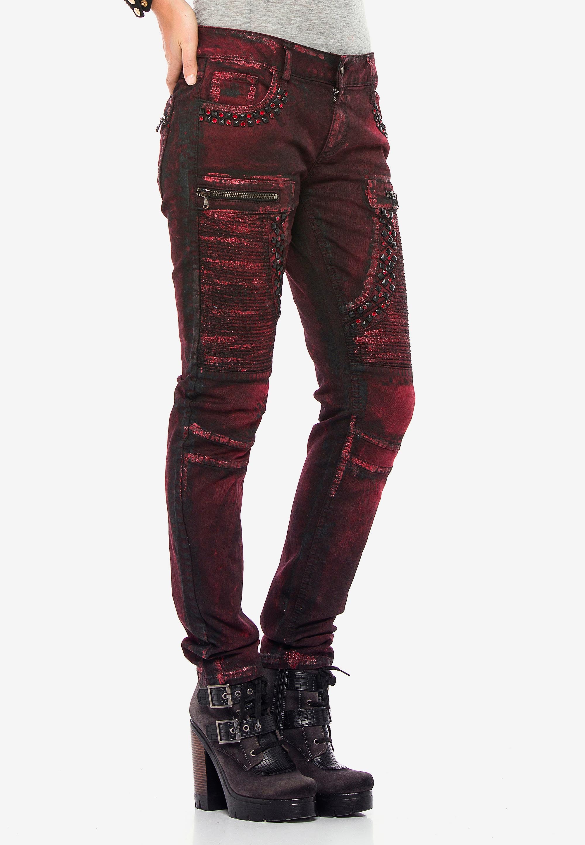 Cipo & Baxx Bequeme Jeans, mit ausgefallenem Nietenbesatz in Slim Fit