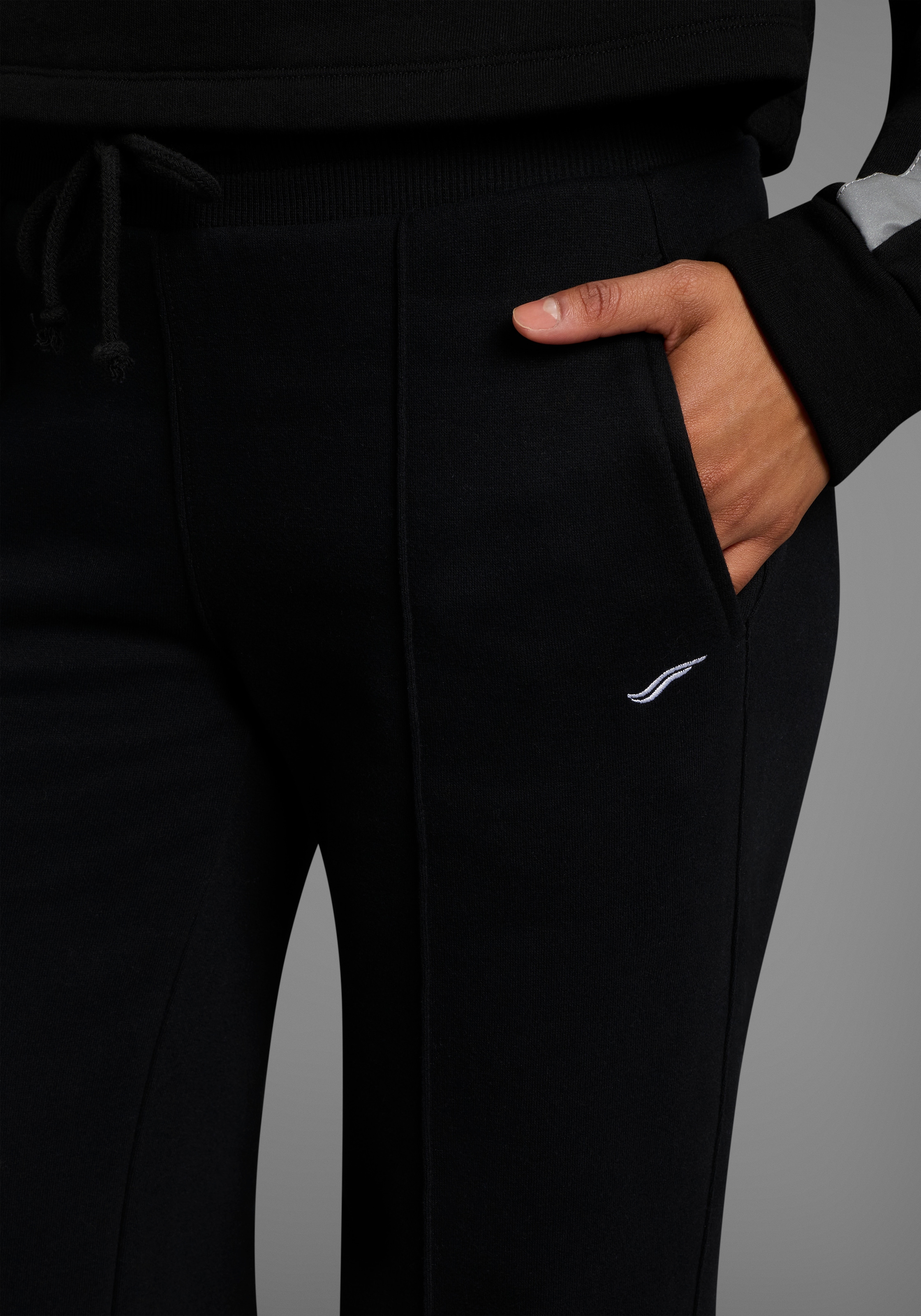 FAYN SPORTS Jogginghose, Bequemer Baumwollstretch mit lockerem, sportlichem Schnitt und Taschen