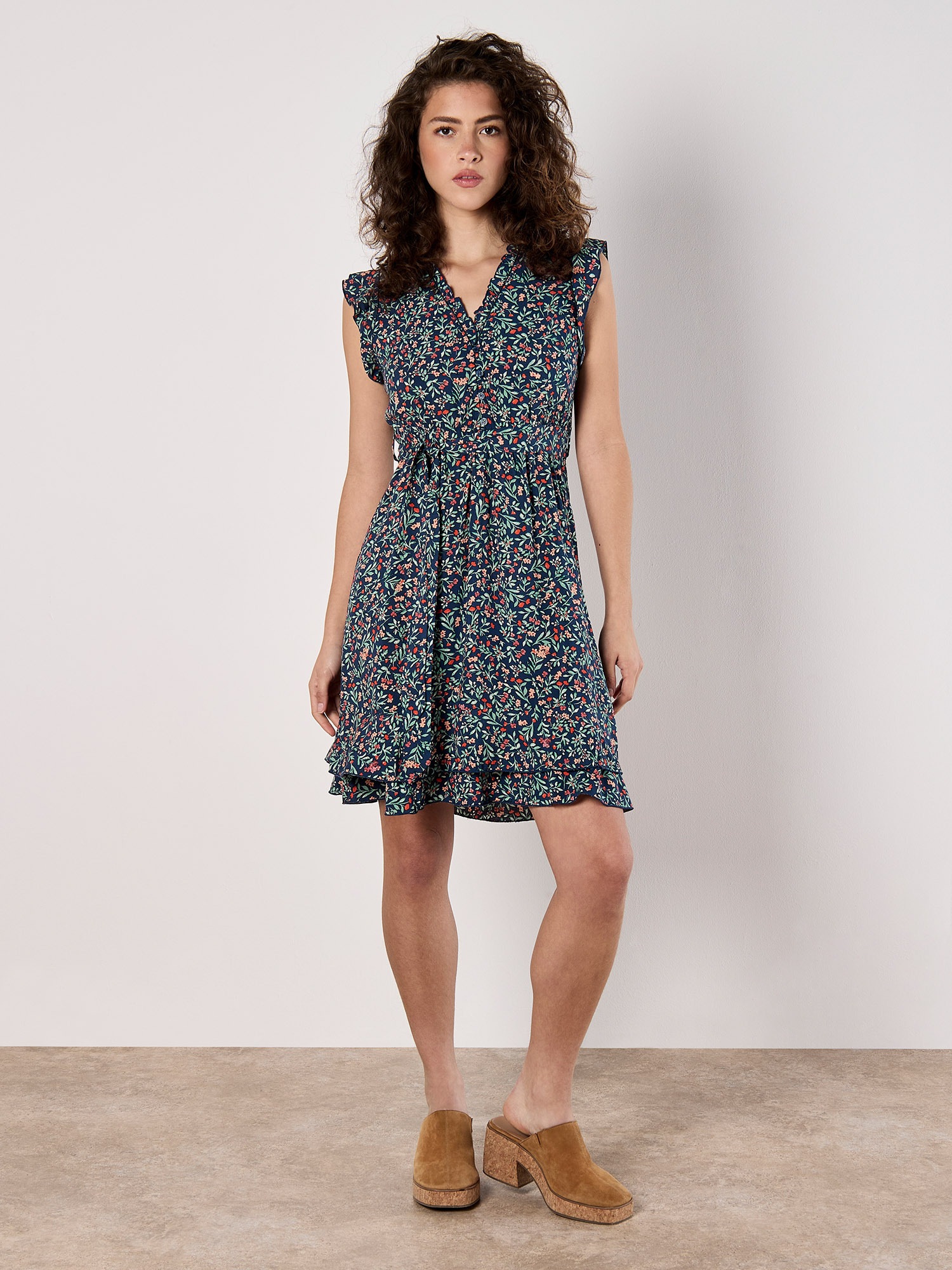 Apricot Druckkleid »Blumenwald-Rüschen-Ditsy-Kleid« Gemustert mit Rüschen