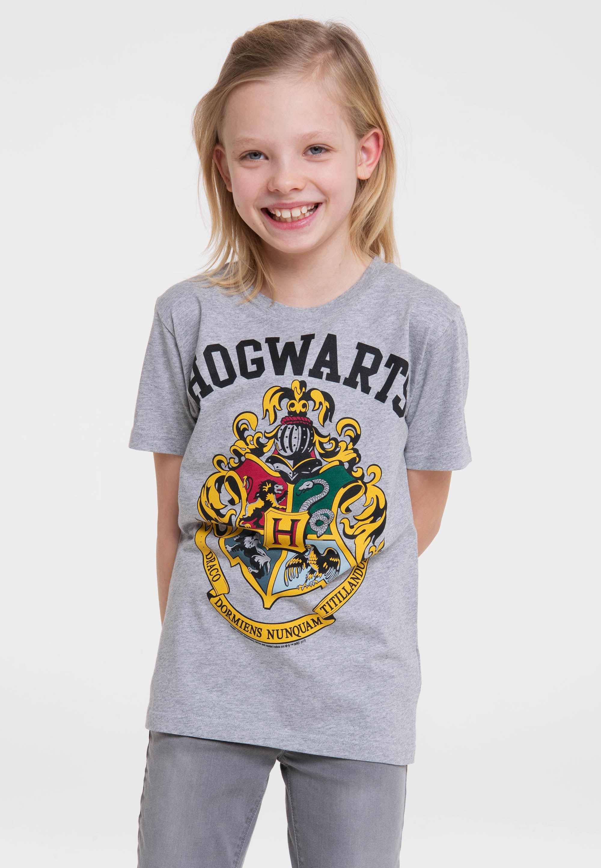 | mit LOGOSHIRT T-Shirt »Hogwarts«, BAUR Friday lässigem Frontprint Black