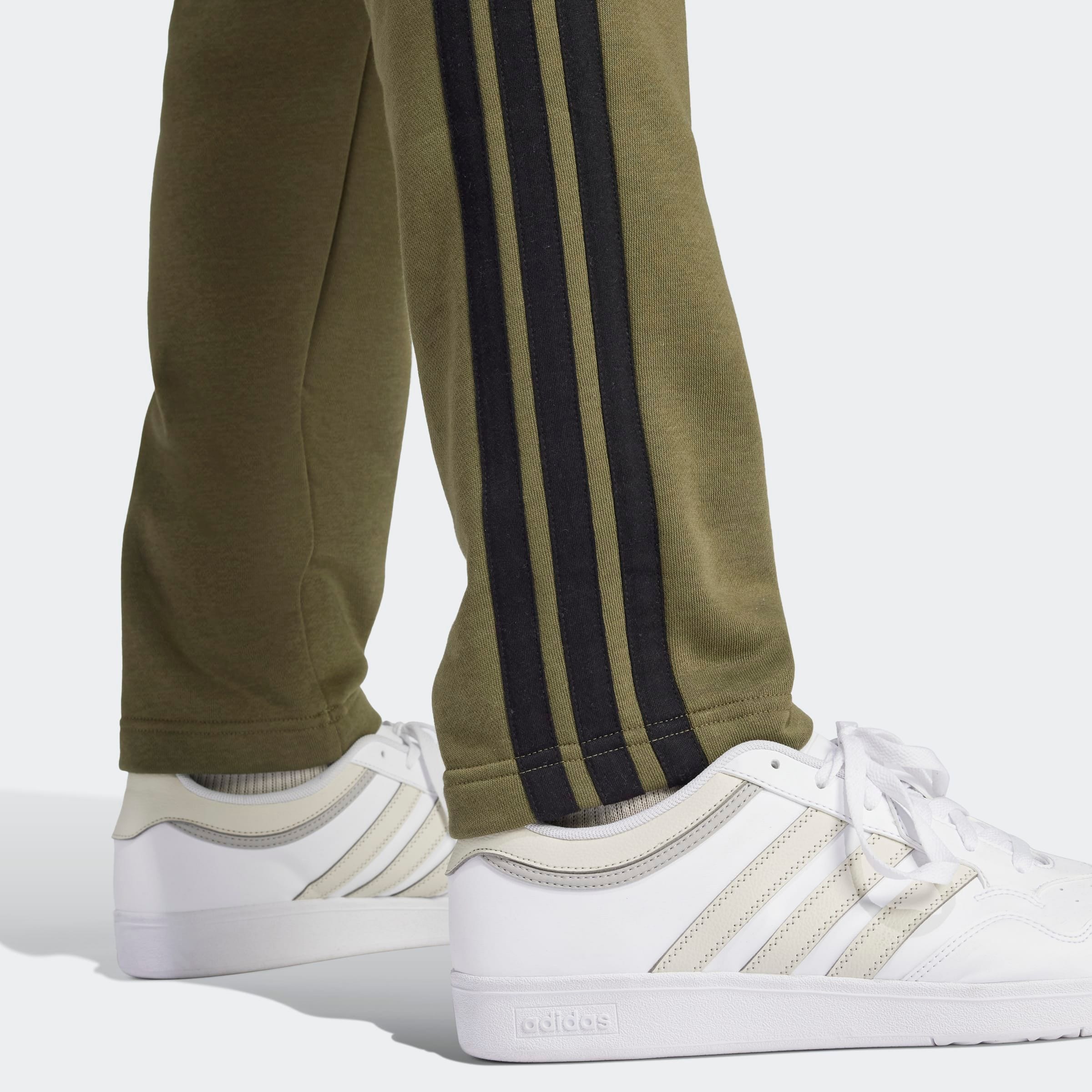 adidas Sportswear Sporthose »M 3S FL O PT«  aus Baumwolle, Polyester und Viskose, offener Saum