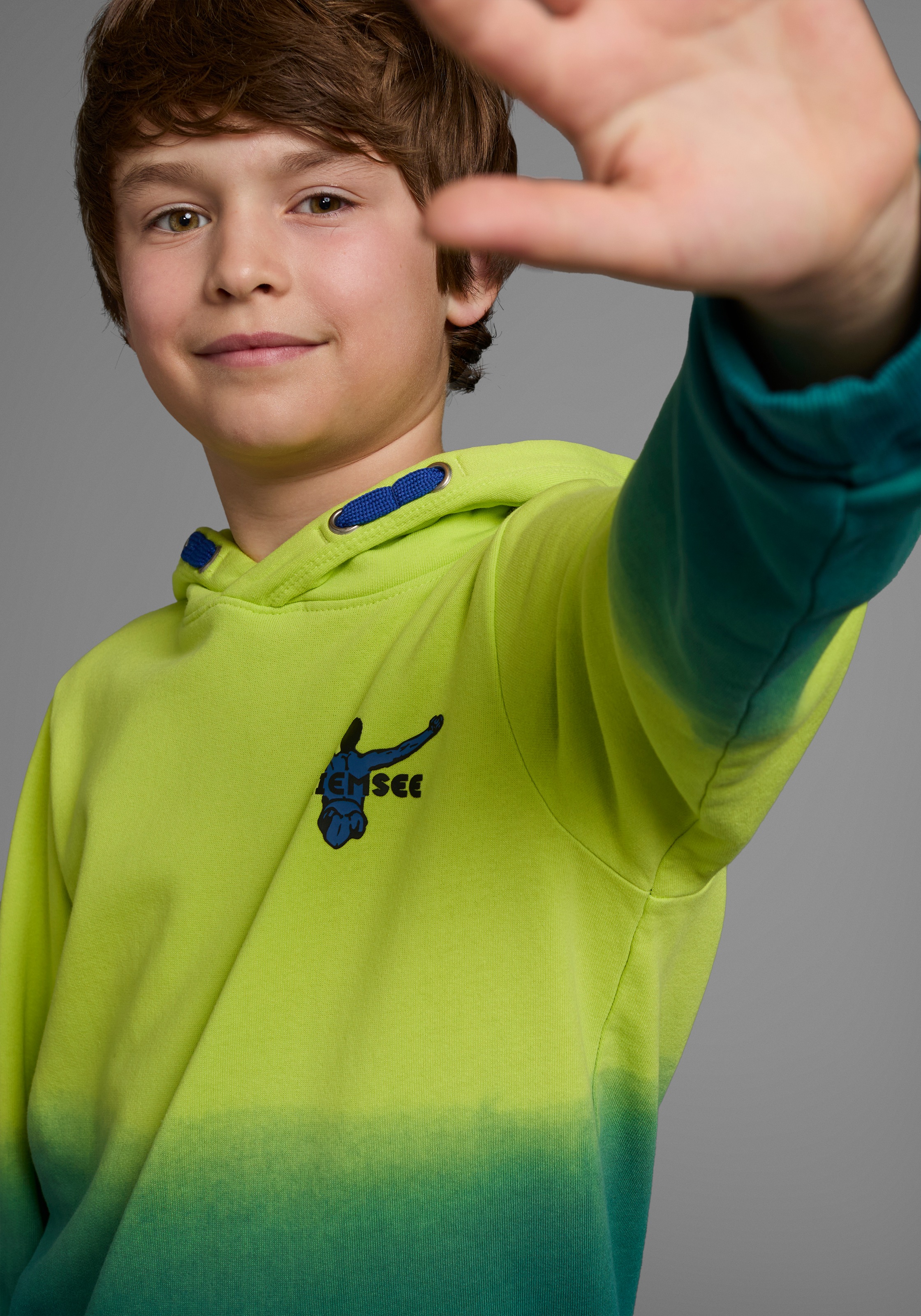 Thumbnail - Chiemsee Kapuzensweatshirt "Farbverlaufshirt", Langarm, bedruckt, Rundhalsausschnitt, aus 100% Baumwolle