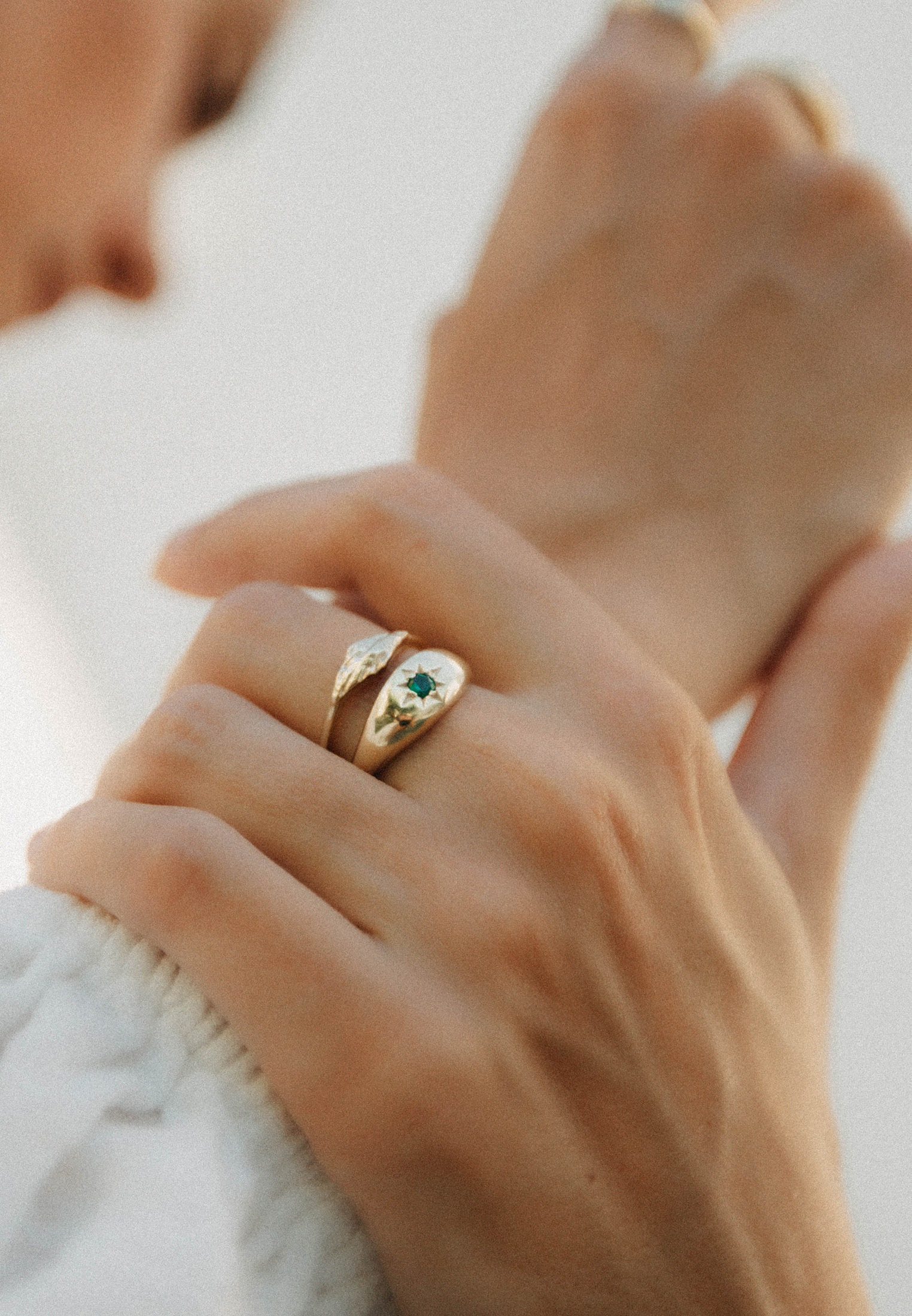 HAZE & GLORY Silberring »Ring Siegelring Smaragd - Moment 375 Gelbgold«