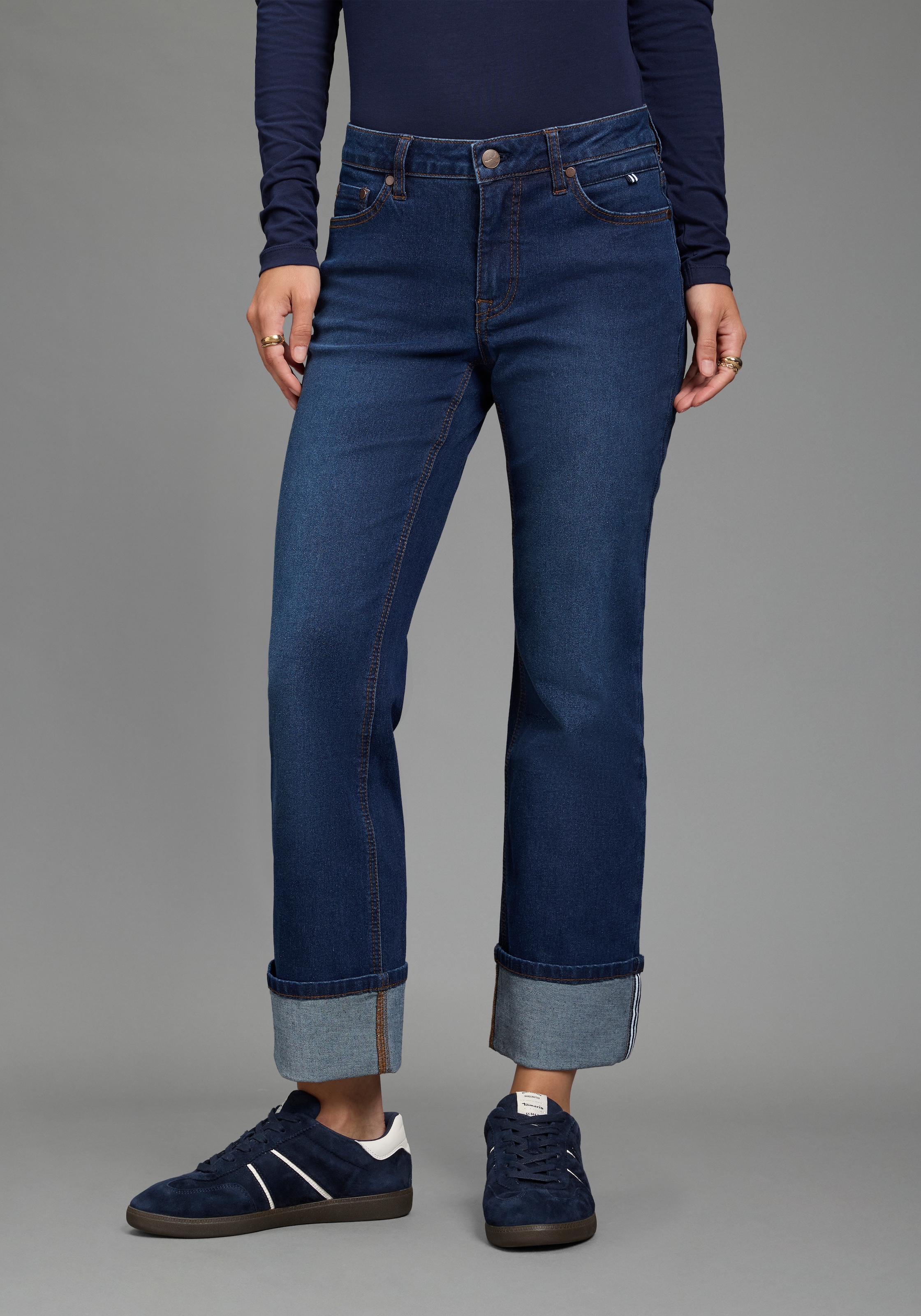 Arizona Straight-Jeans »mit Turn-Up« gerader Straight-Fit, langer Schnitt, mit Knopf- und Reißverschluss