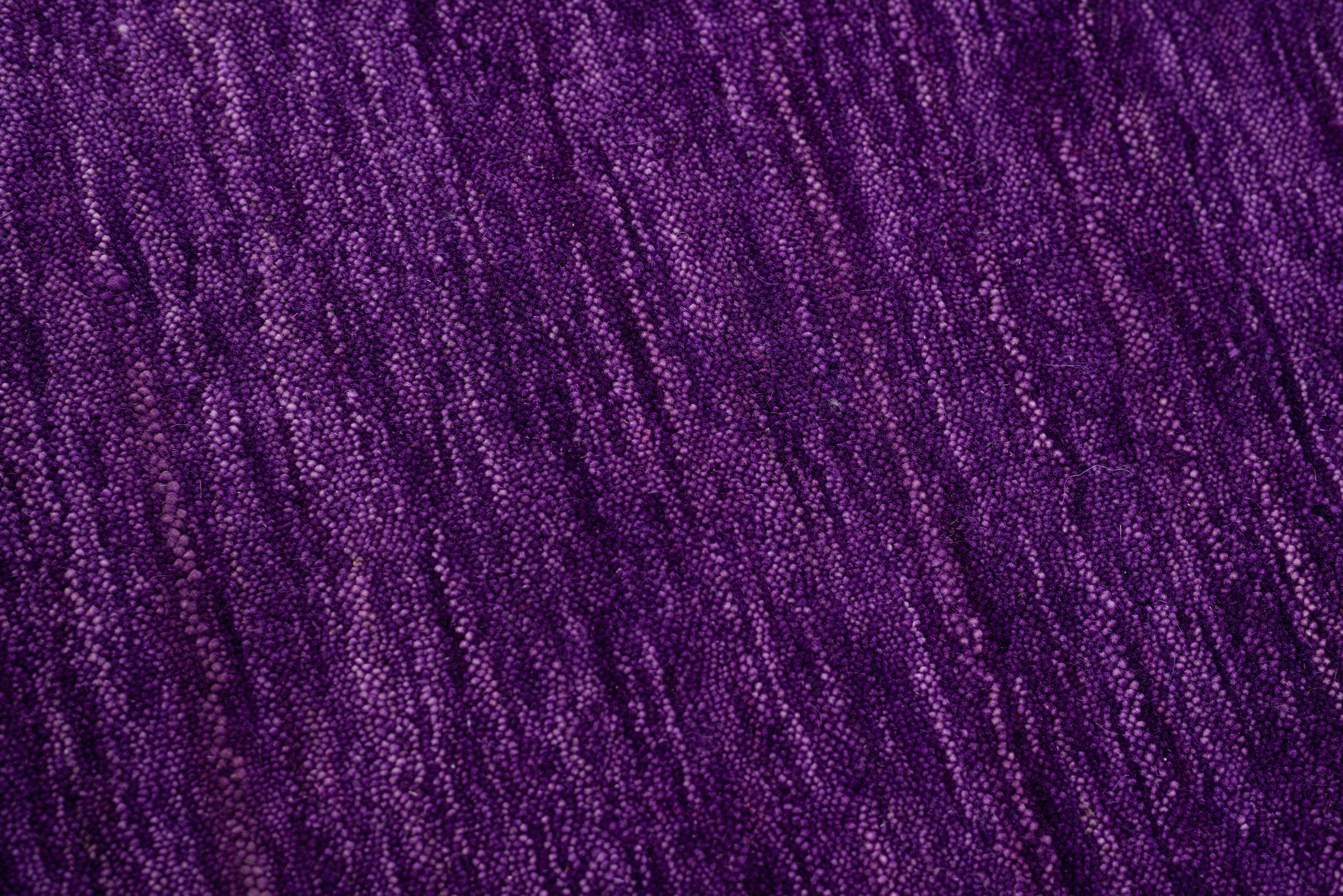 Wollteppich THEKO "Holi", lila (violett), B:60cm H:13mm L:90cm, Schurwolle, Teppiche, Uni-Farben, leicht meliert, reine Wolle, handgewebt mit Knüpfoptik 3