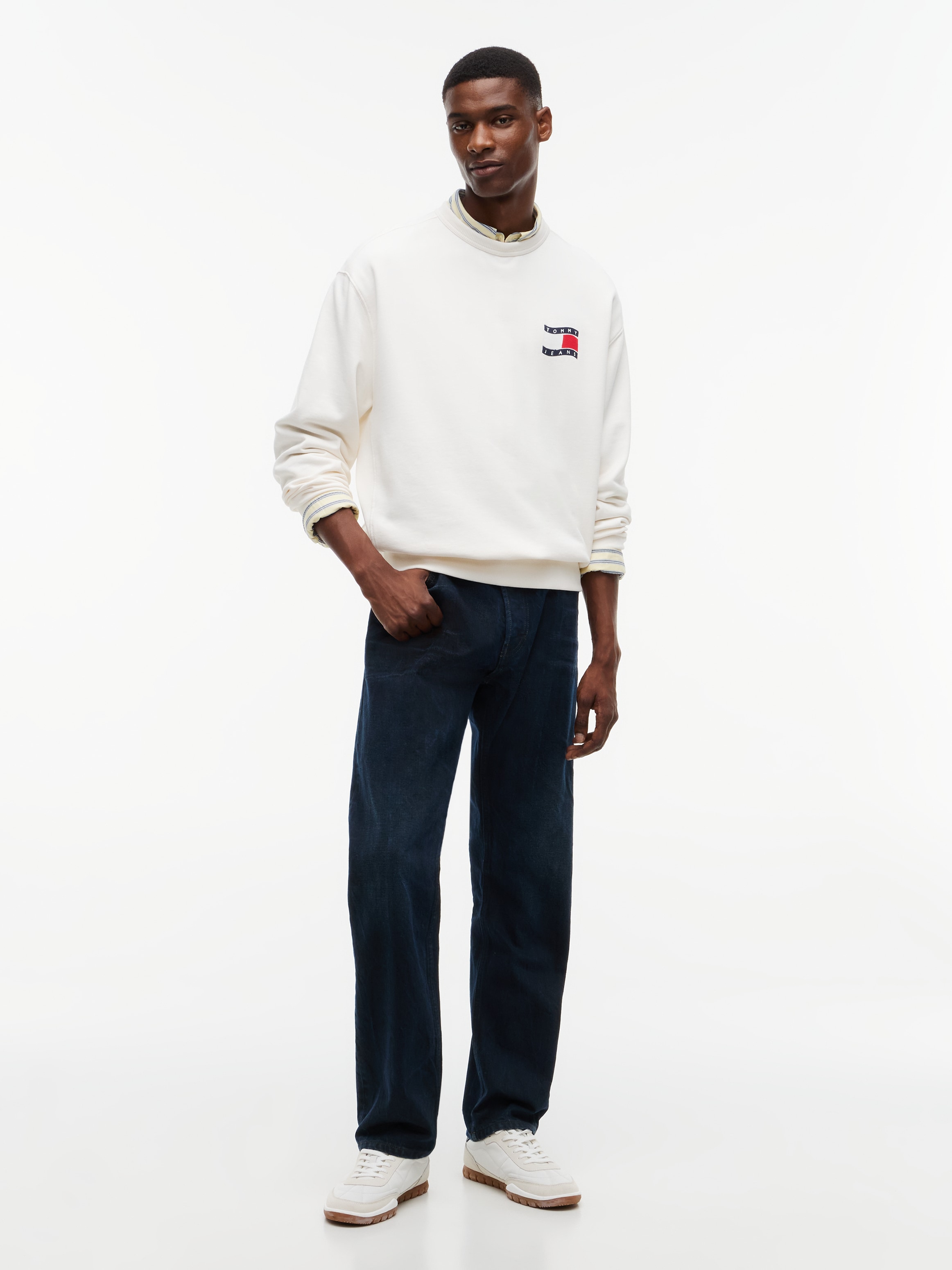 Tommy Jeans Sweatshirt »RELAX WAVY FLAG SWEATSHIRT«, Relaxed fit mit Rundhalsausschnitt
