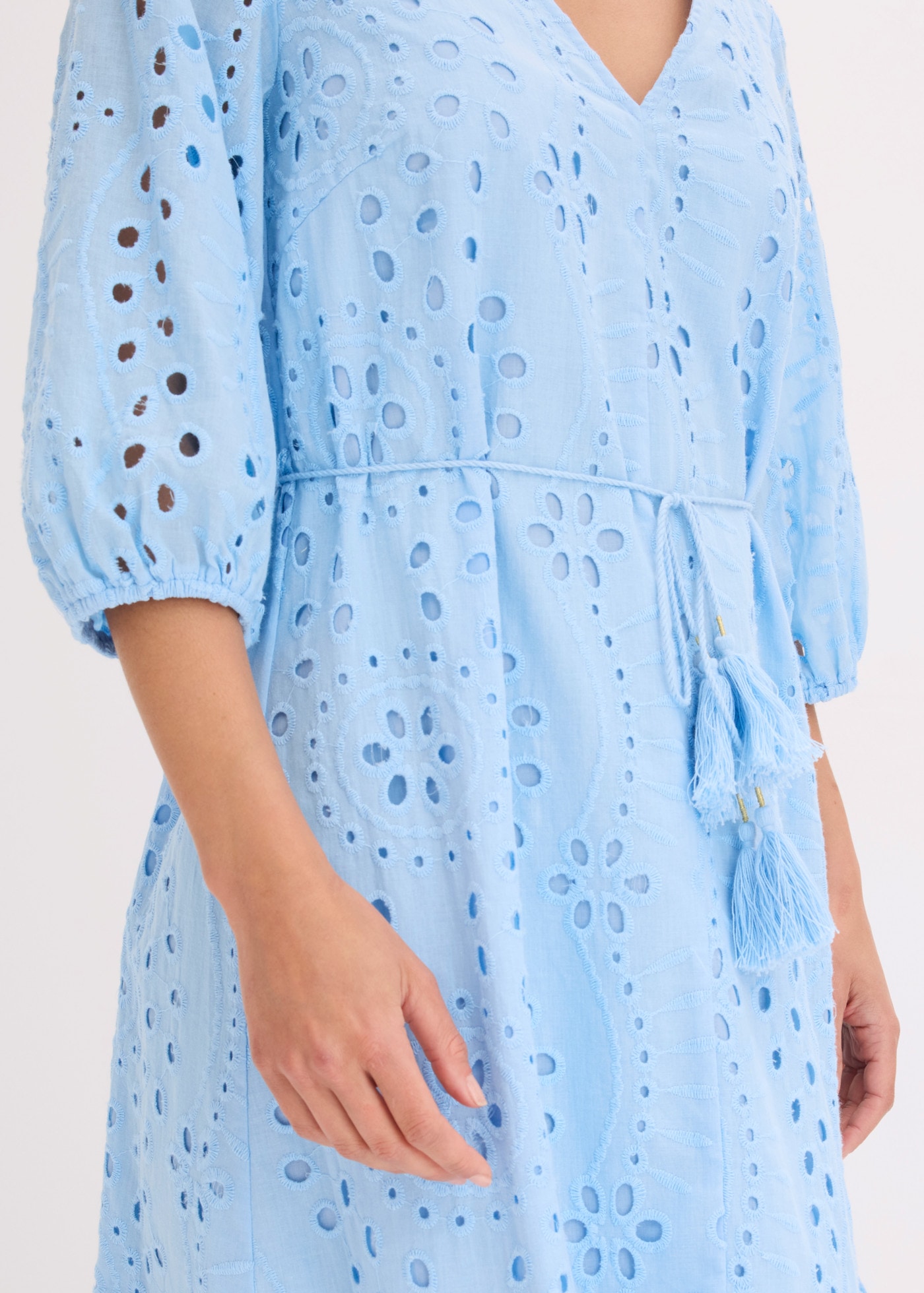 bonprix Midikleid mit V-Ausschnitt, ausgestellte Passform, aus Baumwolle