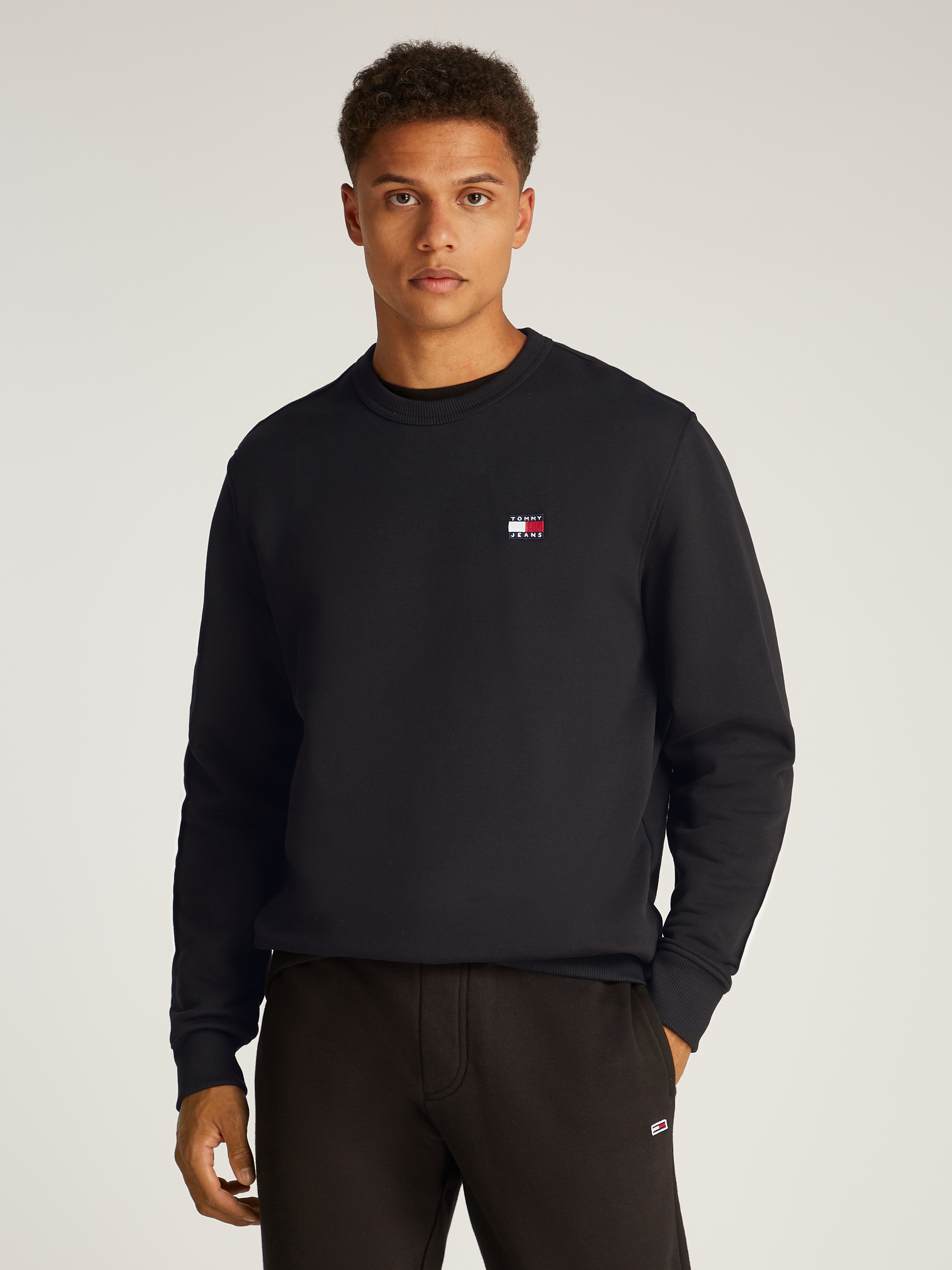 Tommy Jeans Sweatshirt »TJM REG BADGE CREW EXT«, Mit Rundhalsausschnitt
