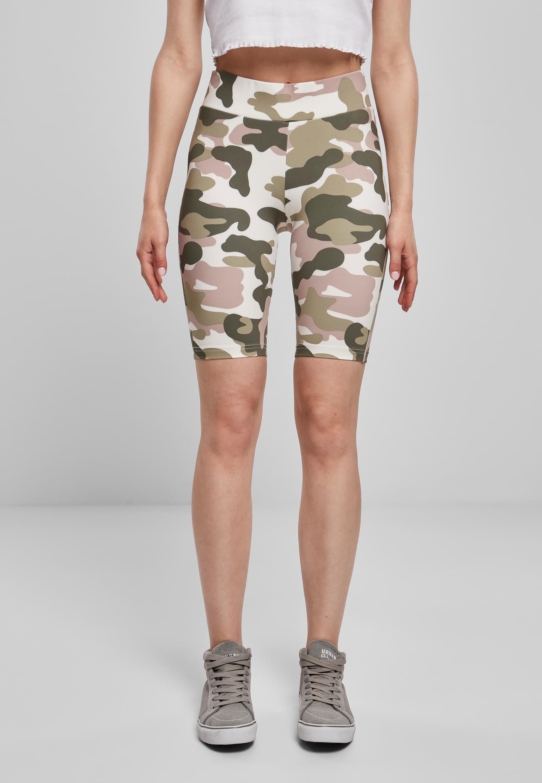 URBAN CLASSICS Stoffhose »Urban Classics Damen Ladies High Waist Camo Tech Cycle Shorts«, (1 tlg.)