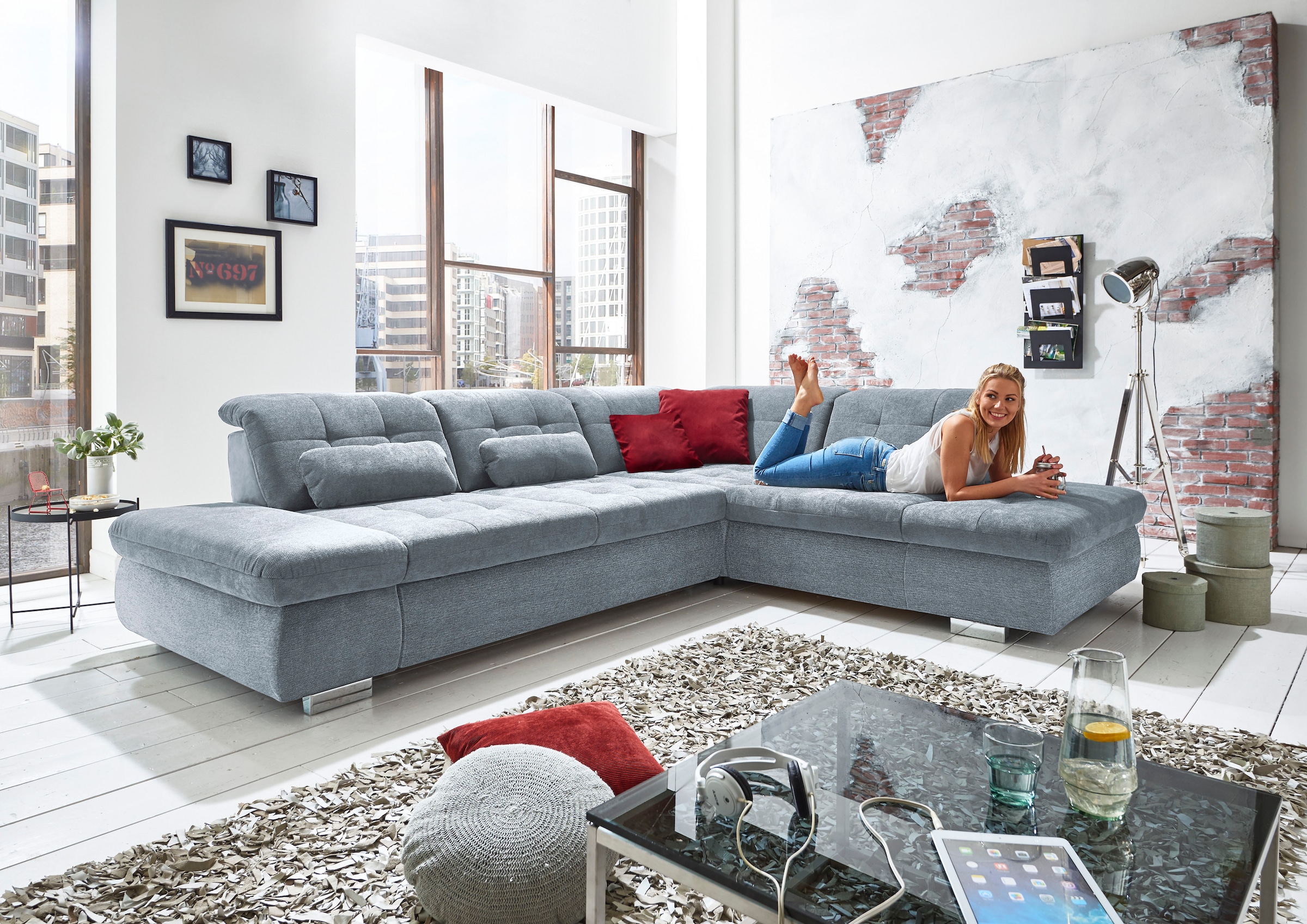 Die PlanBar Ecksofa "MP-IN17004 L-Form, Breite 323 cm, mit Federkern-Polsterung" inkl. Sitztiefenverstellung, wahlweise weitere Funktionen