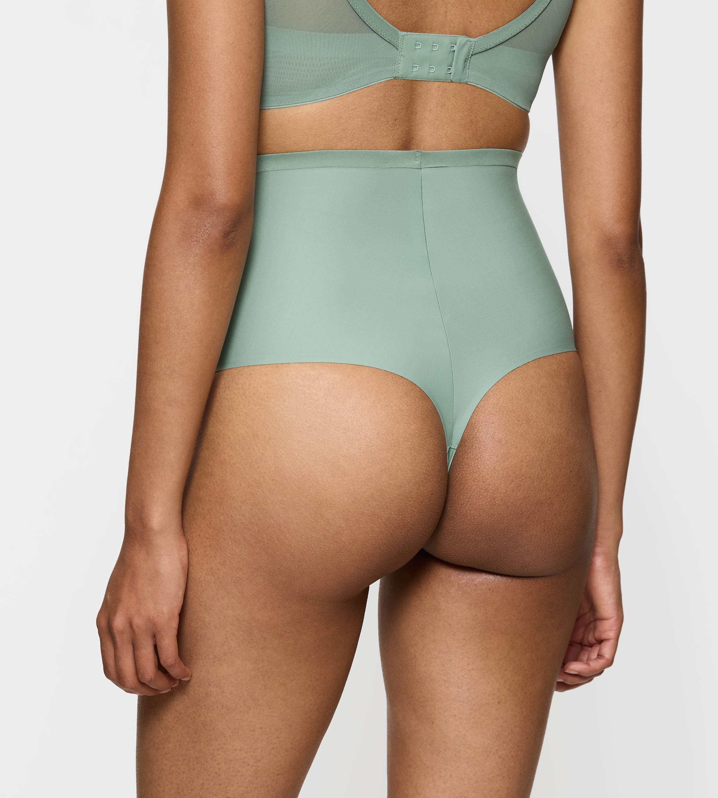 Triumph Shapingslip »Shape Smart Highwaist String«, glättend und schmeichelnd