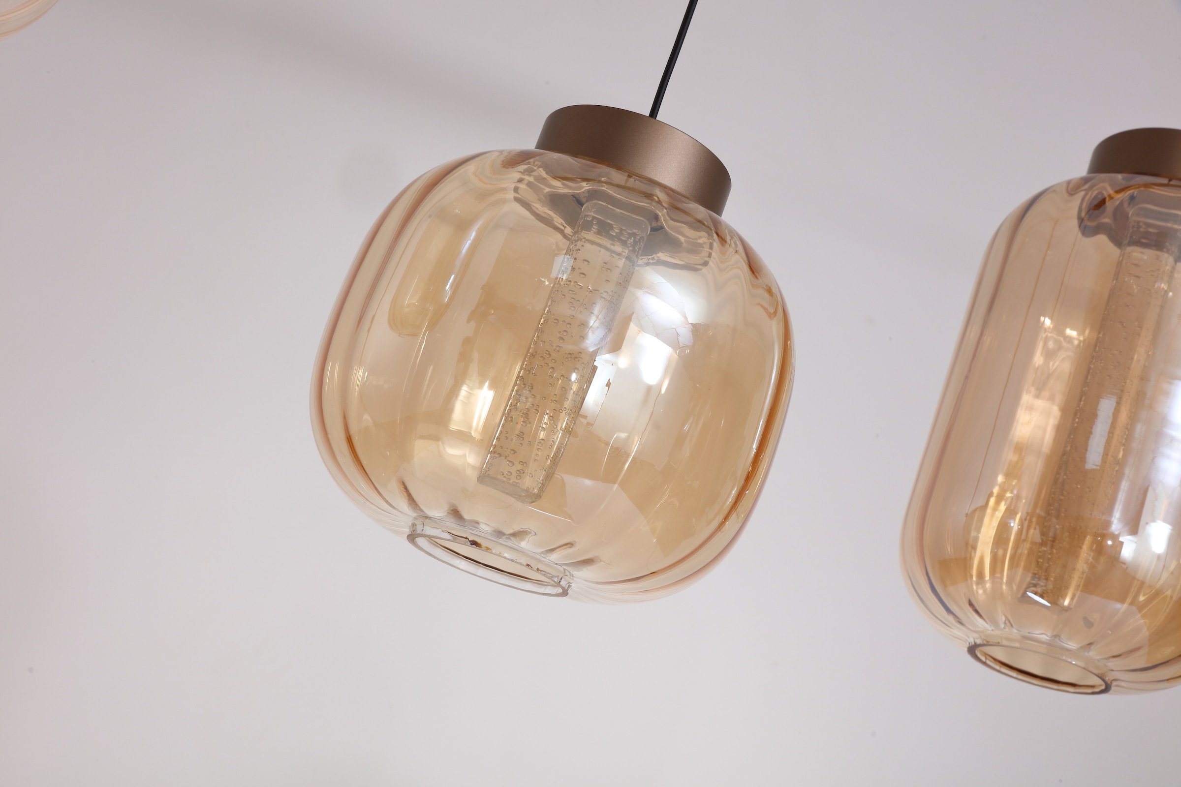 Searchlight LED Pendelleuchte »Lille LED 4Lt LED-Pendelleuchte, Latte-Metall und Bernsteinglas« LED-Modul 1 Stk.