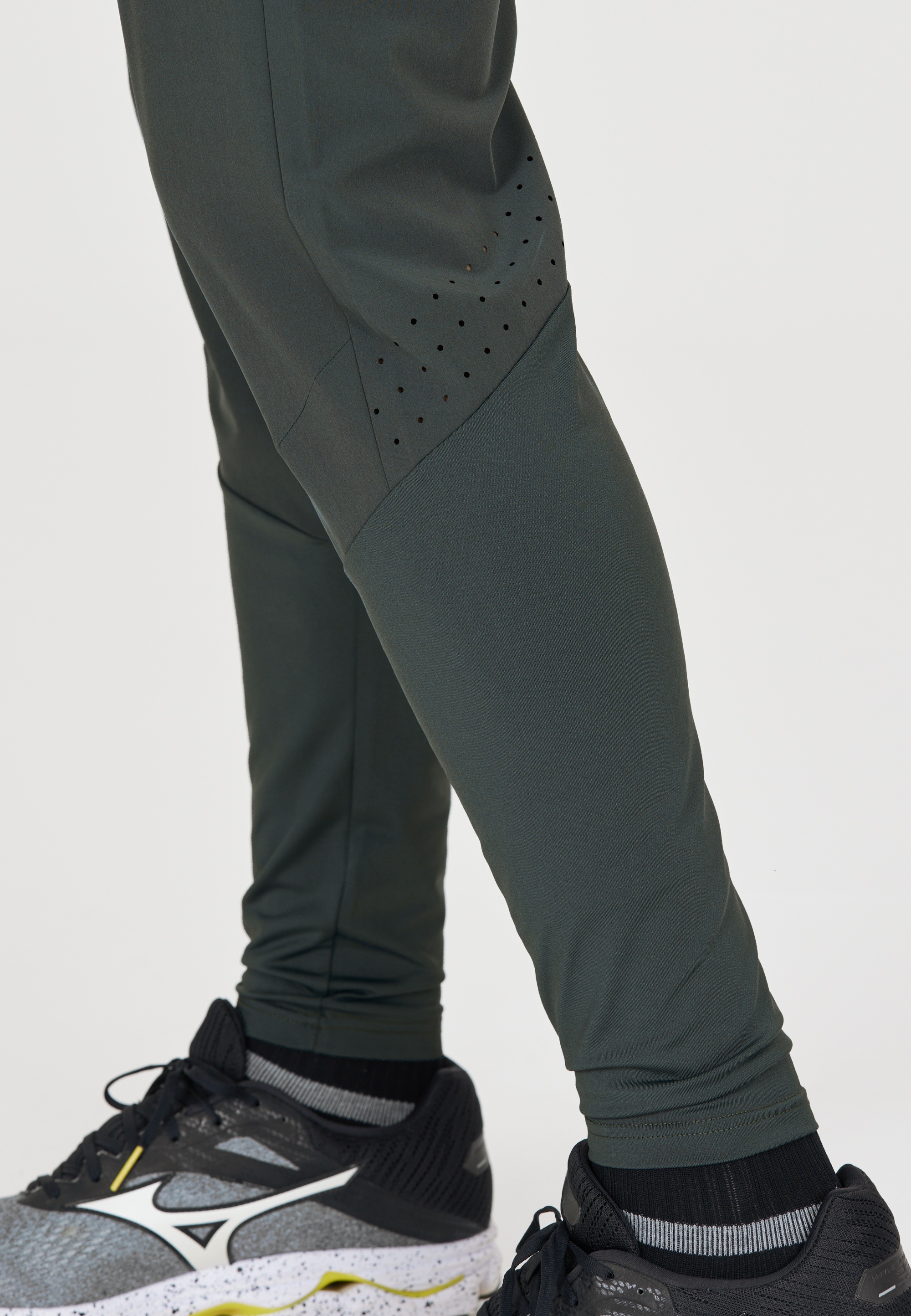 Virtus Sweathose »BLAG V2«, mit atmungsaktivem 4-Wege-Funktionsstretch
