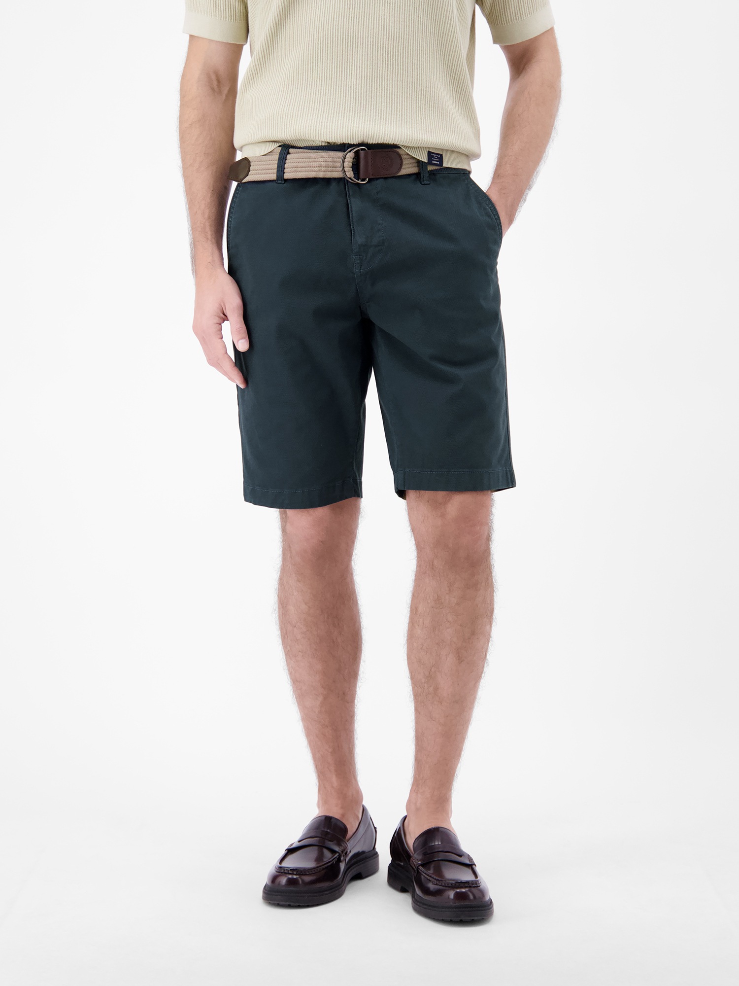 Thumbnail - LERROS Chinoshorts "Bequeme Chino-Bermuda mit Gürtel und Minimalprint"