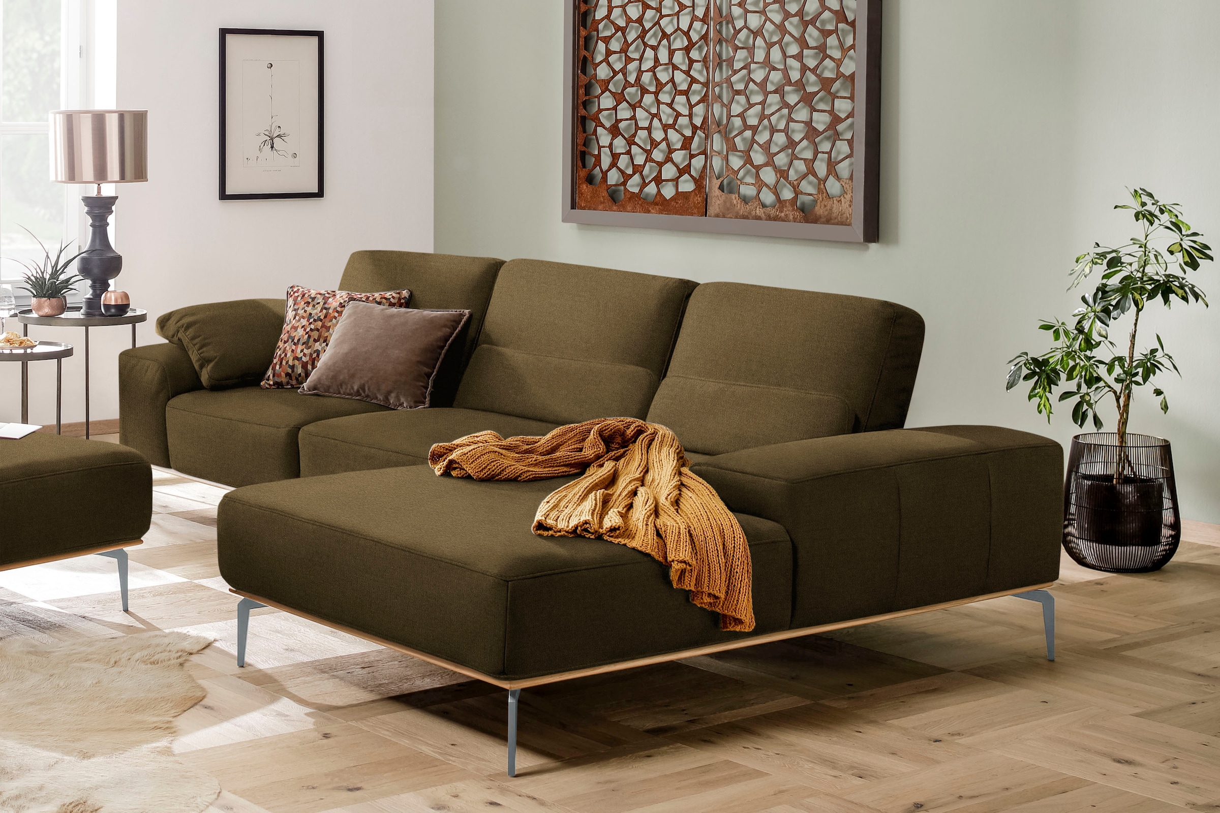 W.SCHILLIG Ecksofa "run, Designsofa mit tollem Sitzkomfort, bequem, L-Form" mit elegantem Holzsockel, Füße in Silber matt, Breite 319 cm