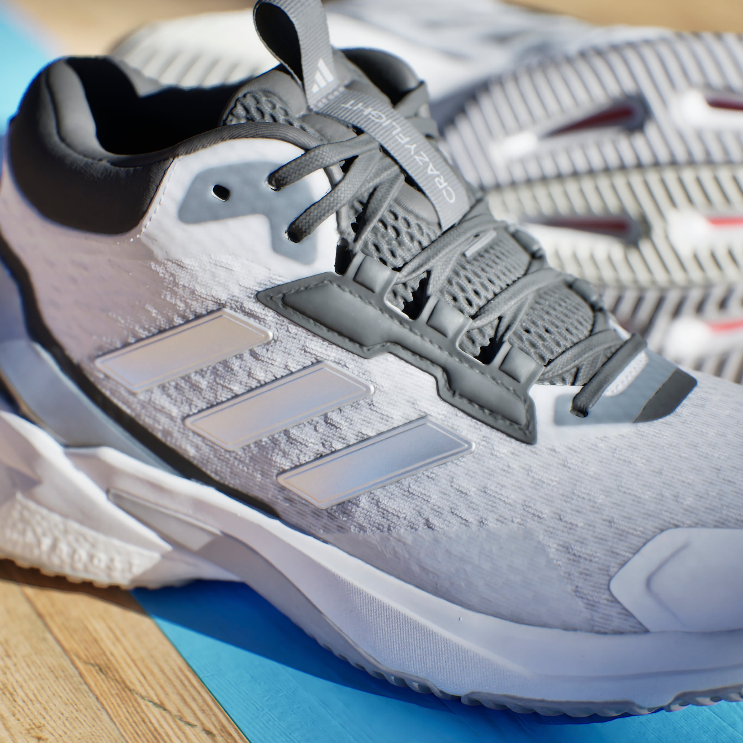 adidas Performance Indoorschuh »CRAZYFLIGHT 5 MID INDOOR«, besonders geeignet für Volleyball