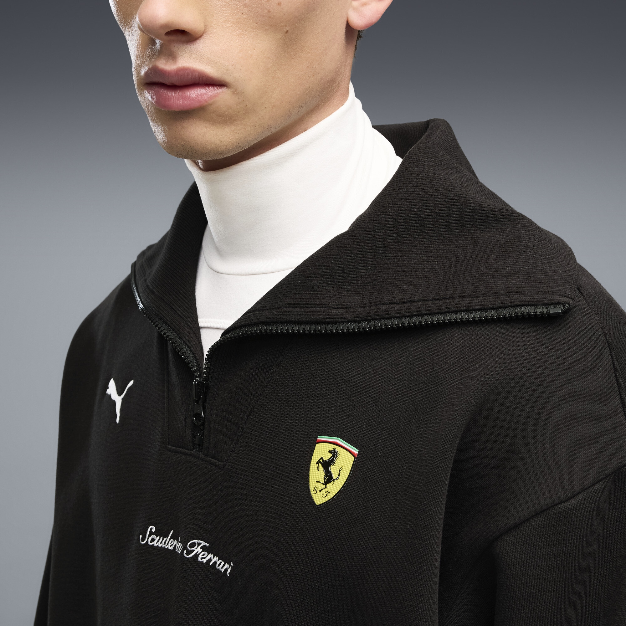 PUMA Sweatshirt »Scuderia Ferrari Little Shield Fleece Crew Sweatshirt mit«
