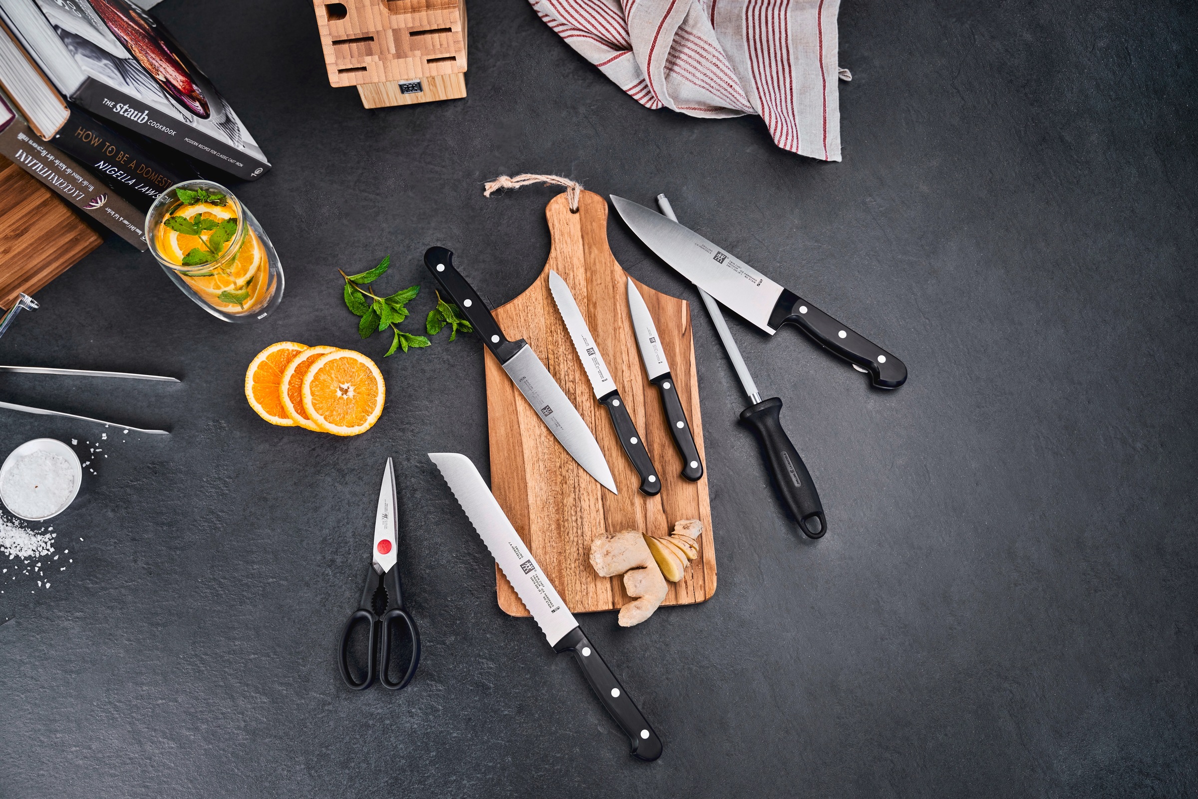Zwilling Messerblock "TWIN Chef 2" 8 Stk. Messerblock mit 5 Messern + 1 Schere + 1 Wetzstahl, Bambus
