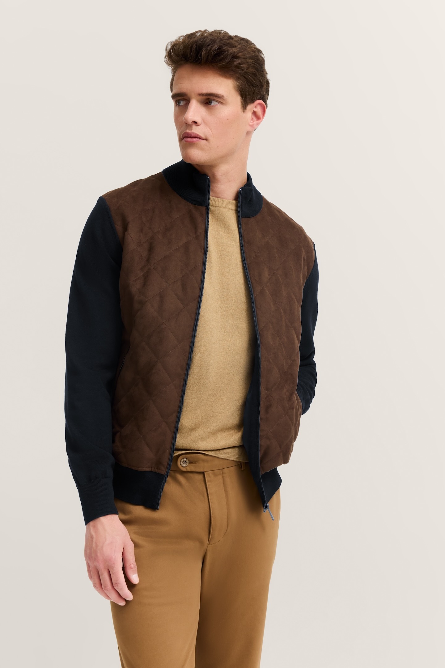 bugatti Strickjacke "Regular Fit", mit Velour-Front & Stehkragen günstig online kaufen