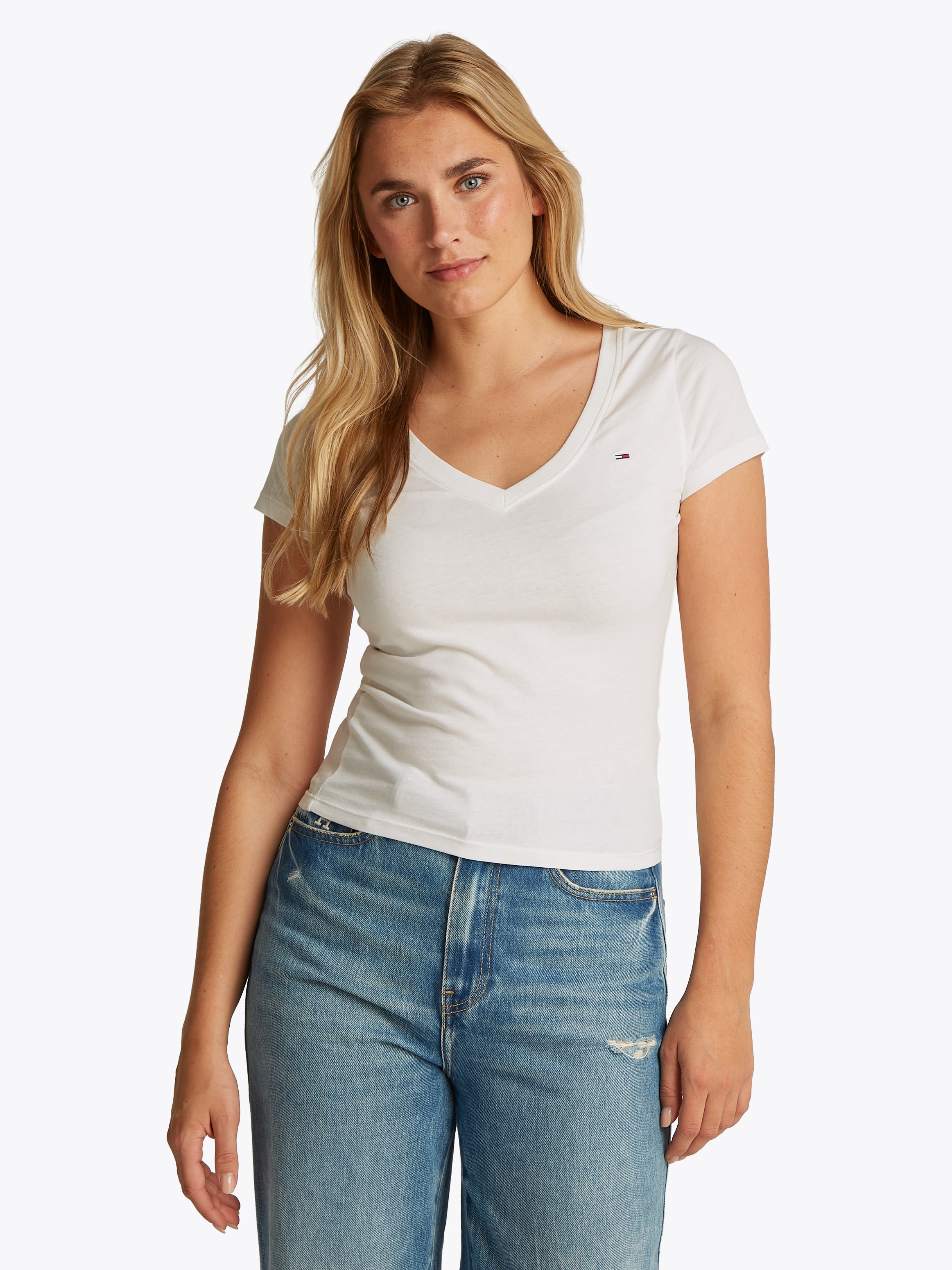 Tommy Jeans Kurzarmshirt "TJW SLIM V-NECK TEE" mit Logo-Stickerei günstig online kaufen