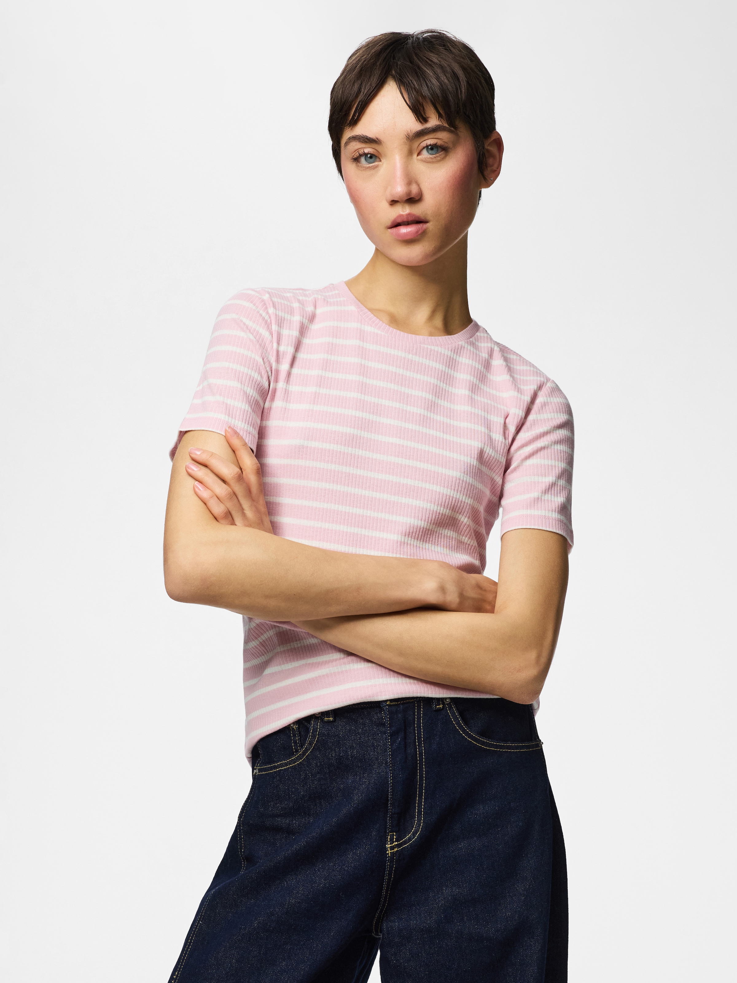 pieces Kurzarmshirt »PCRUKA SS TOP JRS NOOS BC« mit gerippter Struktur