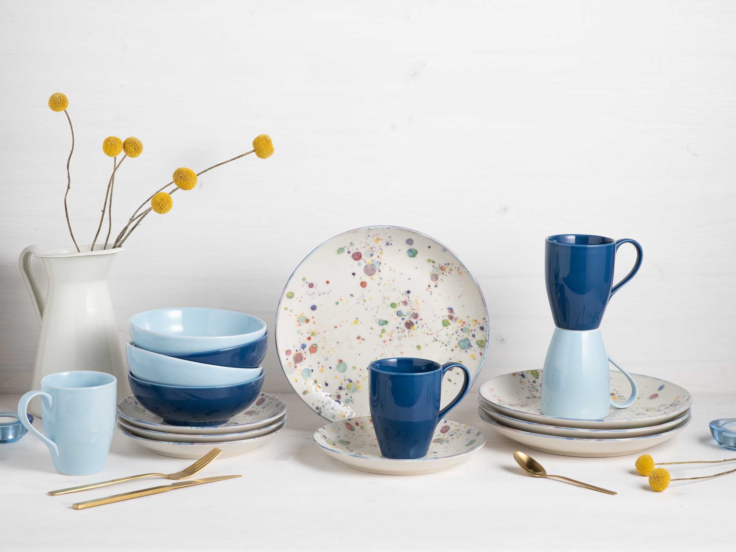 CreaTable Kombiservice »Candy Drops, Kombi-Service 16-tlg.«, (Set, 16 tlg.), Unregelmäßige bunte Punkte, Gute Laune Geschirr, Frisch, Freundlich