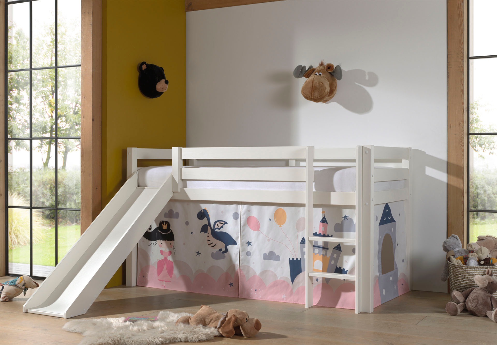 Vipack Spielbett »Vipack Pino«, (Made in Europe), Hochbett mit Textil-Set, inkl. Rolllattenrost, Leiter und Rutsche