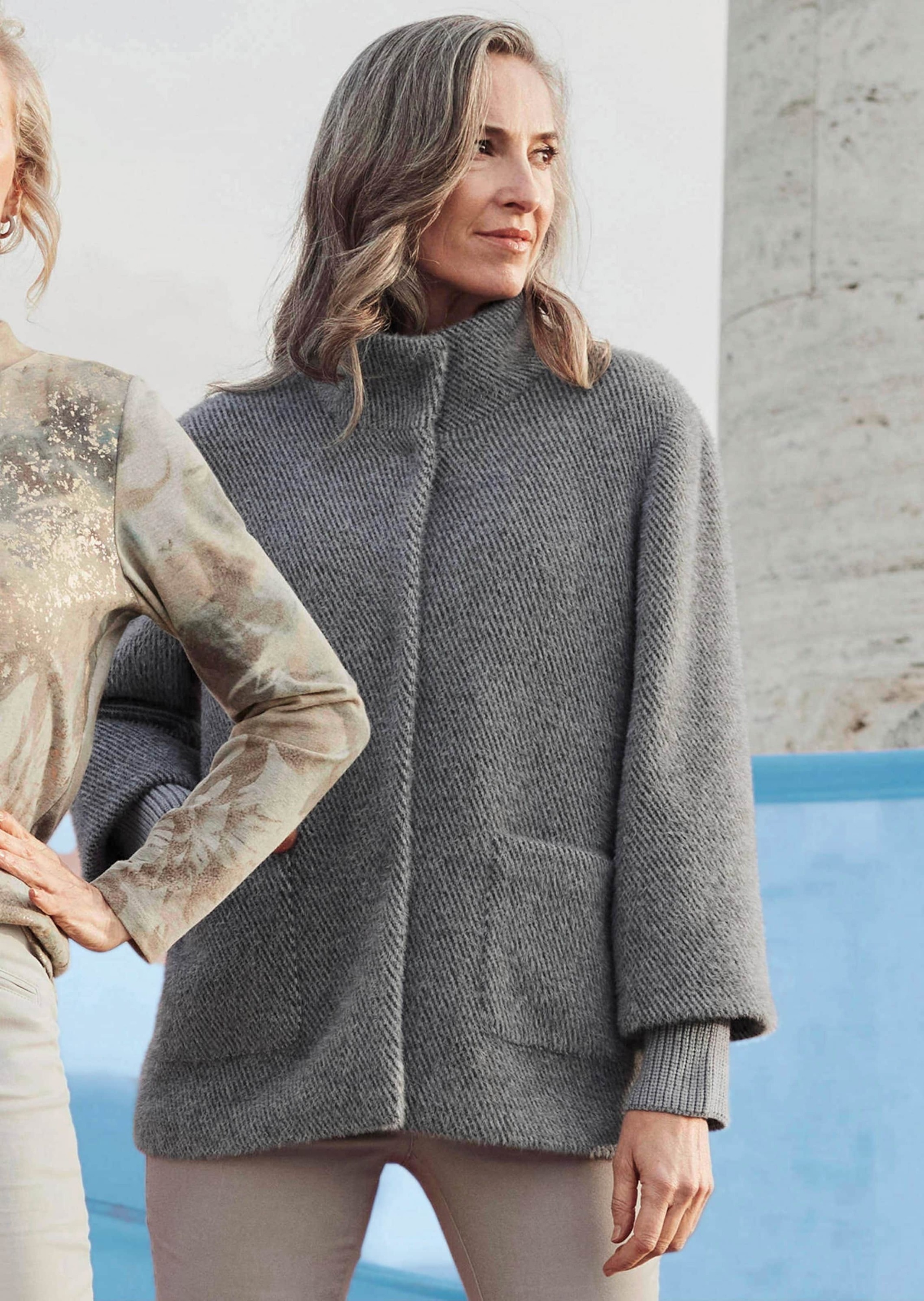 Goldner Flauschiger Kurzmantel Grey 25 3