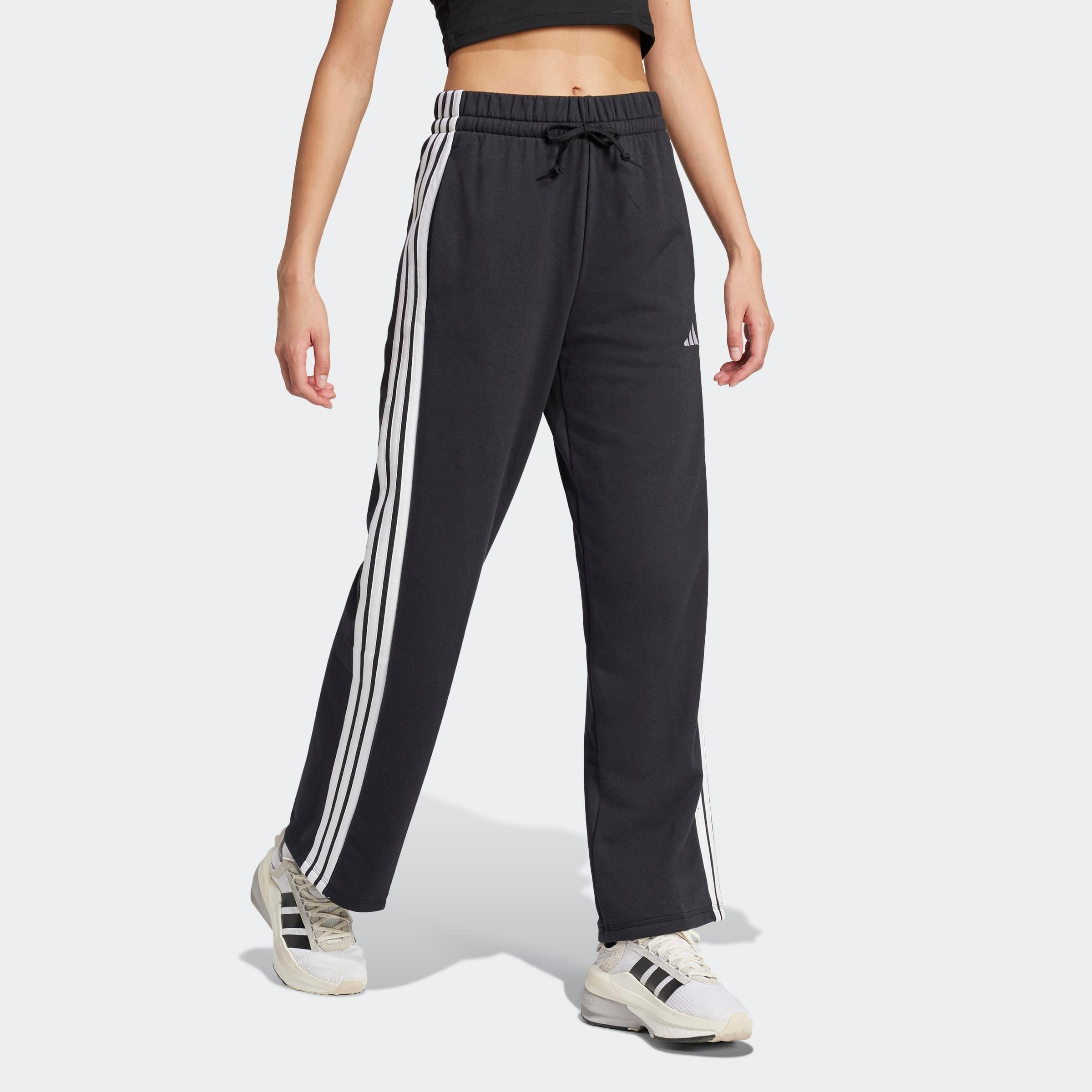 adidas Sportswear Sporthose "ESSENTIALS 3-STREIFEN OPEN HEM FRENCH TERRY" Reguläre Passform, aus weichem French Terry