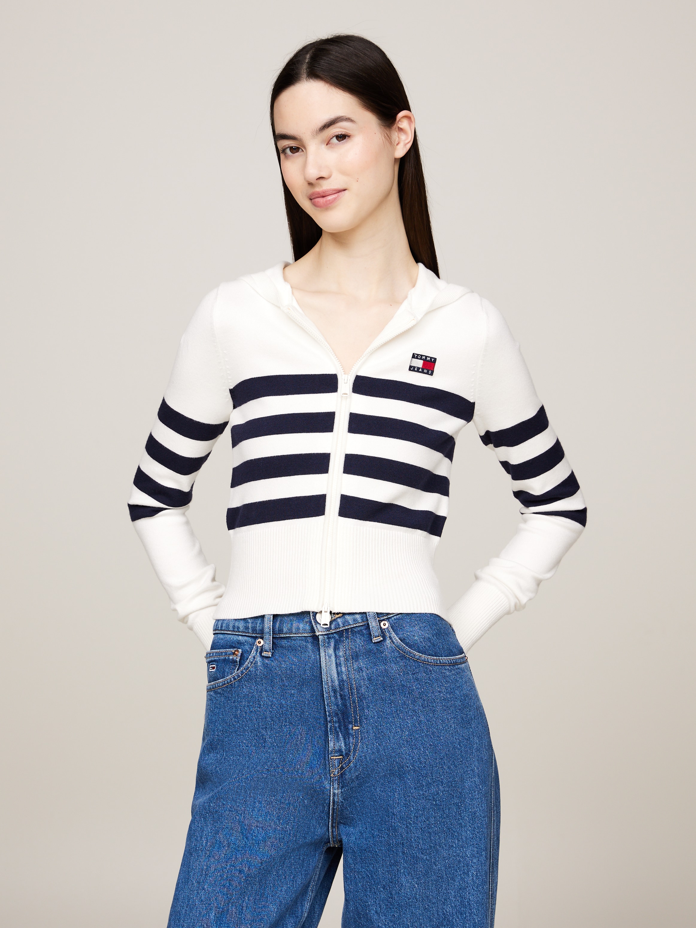 Tommy Jeans Sweatjacke »TJW STRIPE ZIP THRU BADGE HOOD«, mit Tommy Jeans Flagge