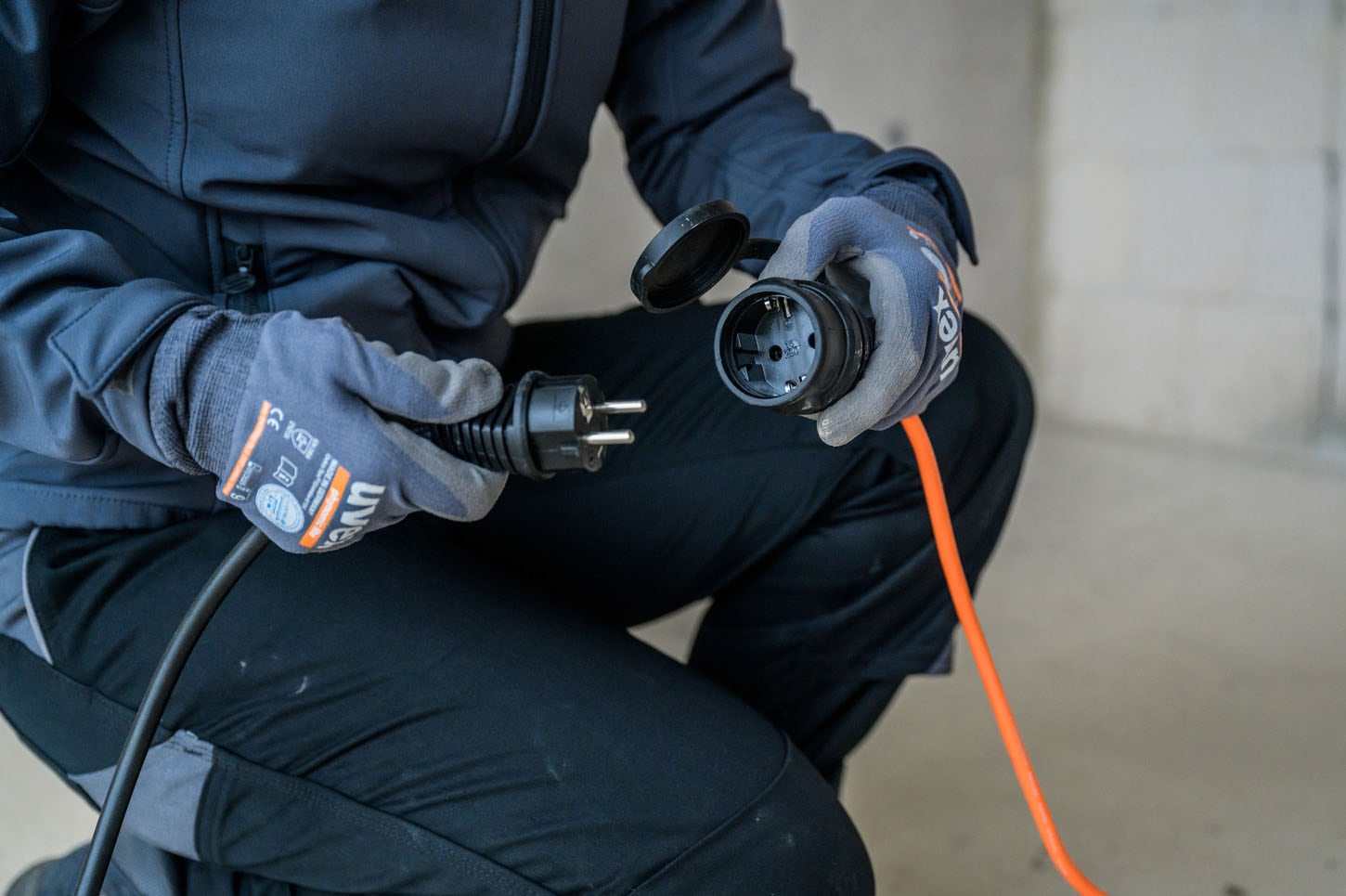 Brennenstuhl Verlängerungskabel »BREMAXX AT-N05V3V3-F 3G1,5 IP44 20m« Typ F (Schuko) Typ F (Schuko) 2.000 cm