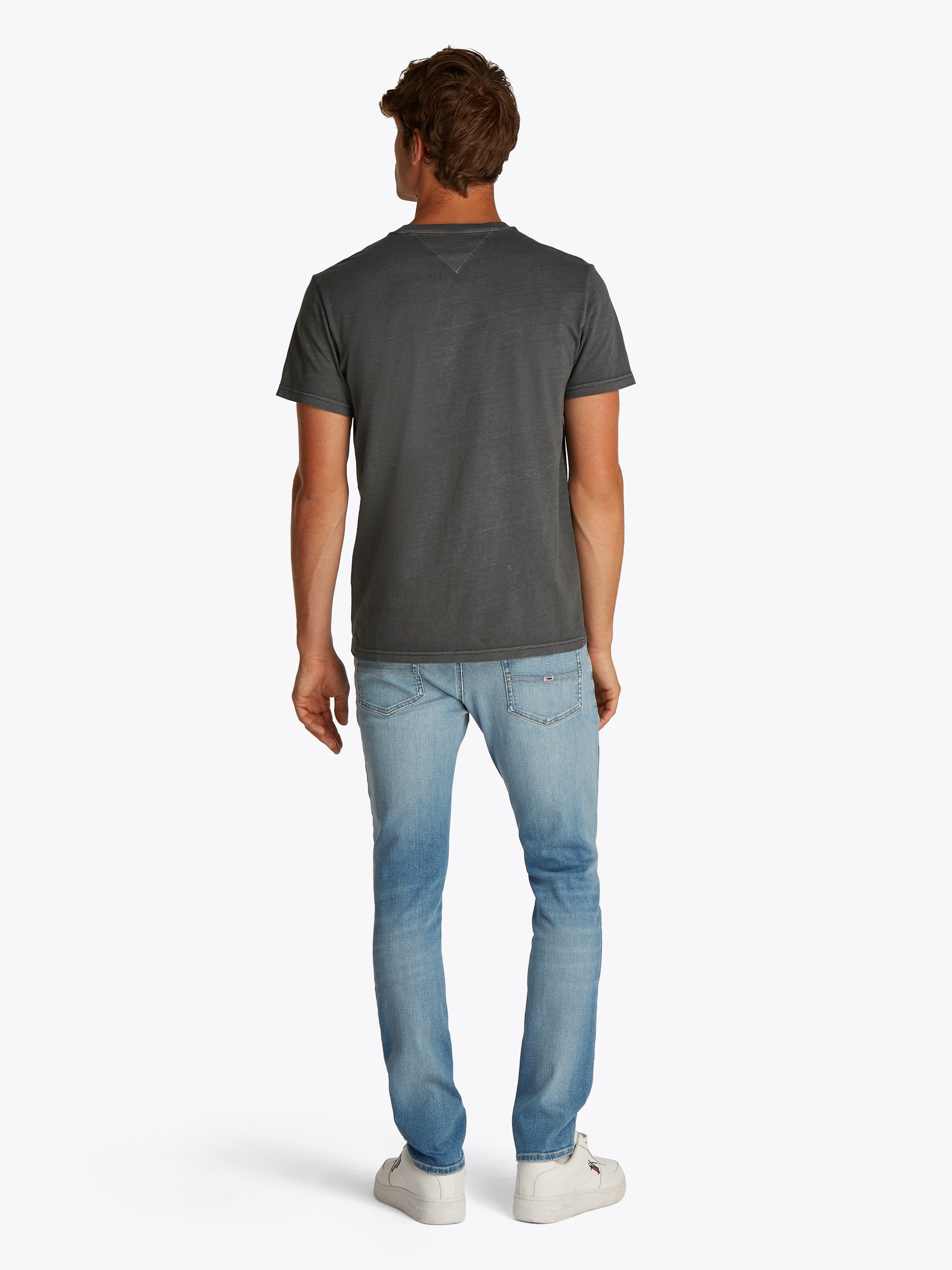 Tommy Jeans T-Shirt »TJM SLIM WASHED POCKET TEE«, in leicht gewaschener Optik