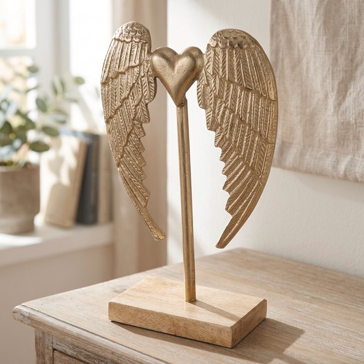 OTTO home Dekoobjekt »1 Stück, Lovangel Gold, Herz- und Engelsflügel-Form, edler Glanz« Ausdrucksstarke Herz- und Engelsflügel-Form, Höhe 33,5 cm