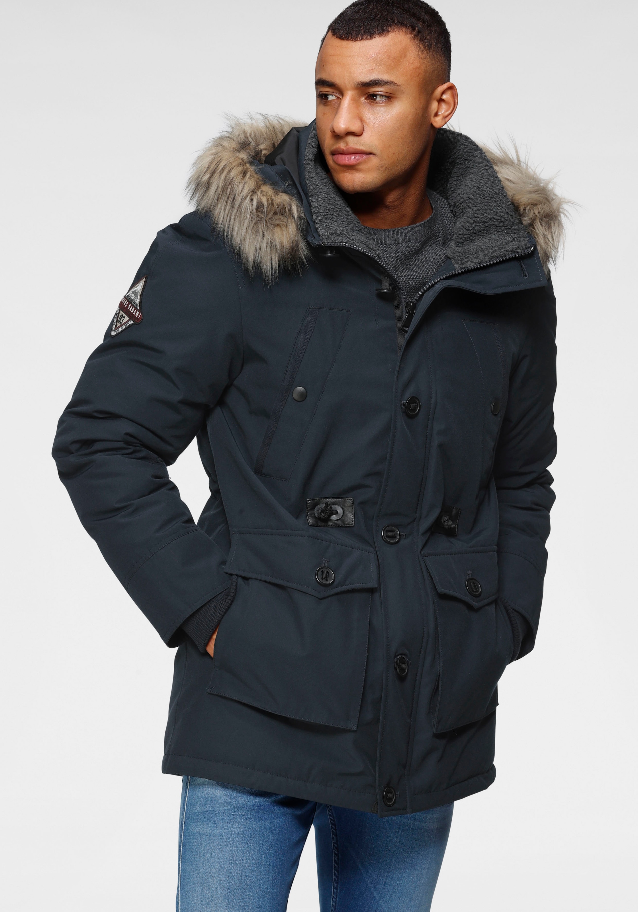 Bruno Banani Parka, mit Kapuze, strapazierfähiges Material, abnehmbare Kapuze mit Fellimitat