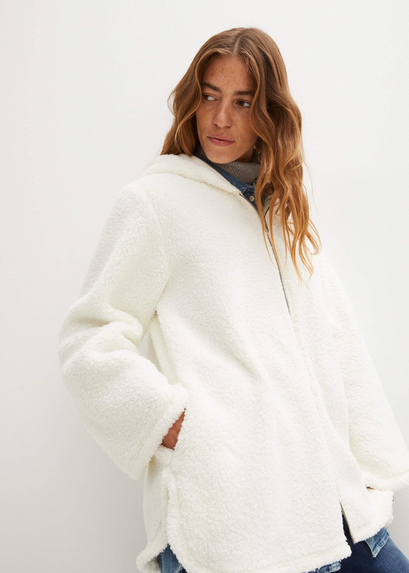 bonprix Fleecejacke mit Kapuze Winterjacke mit Kapuze aus Teddy-Fleece in A günstig online kaufen