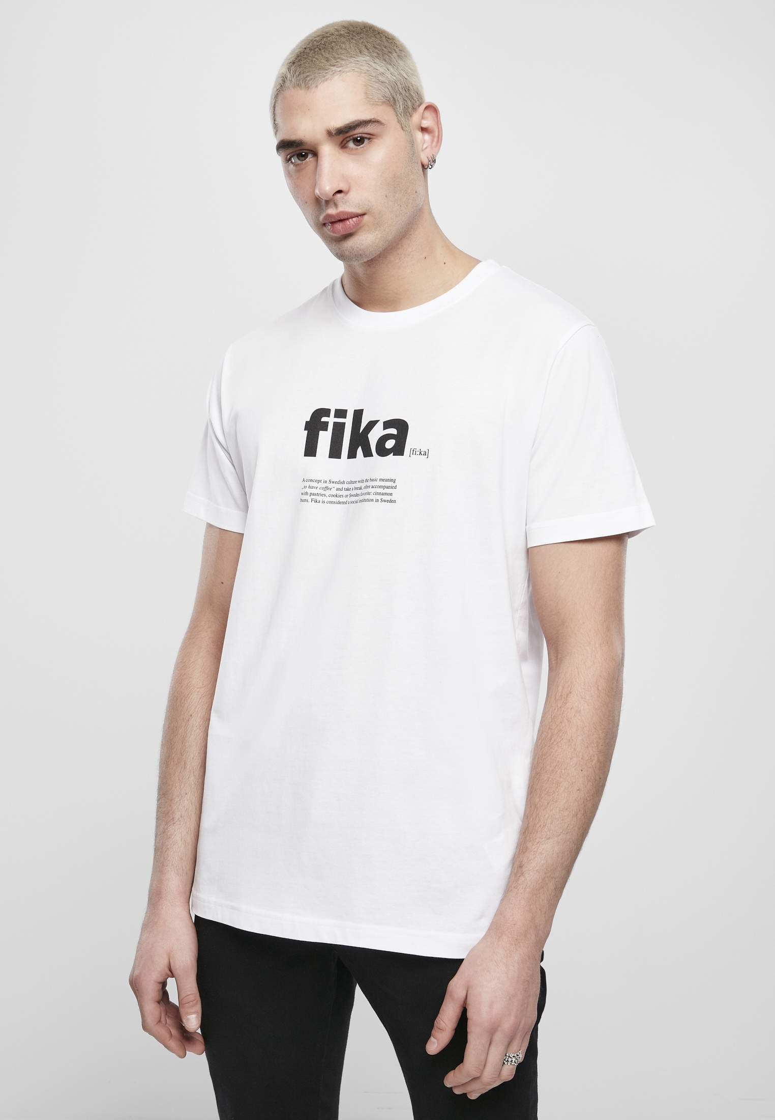 MisterTee T-Shirt "Herren Fika Definition Tee" günstig online kaufen