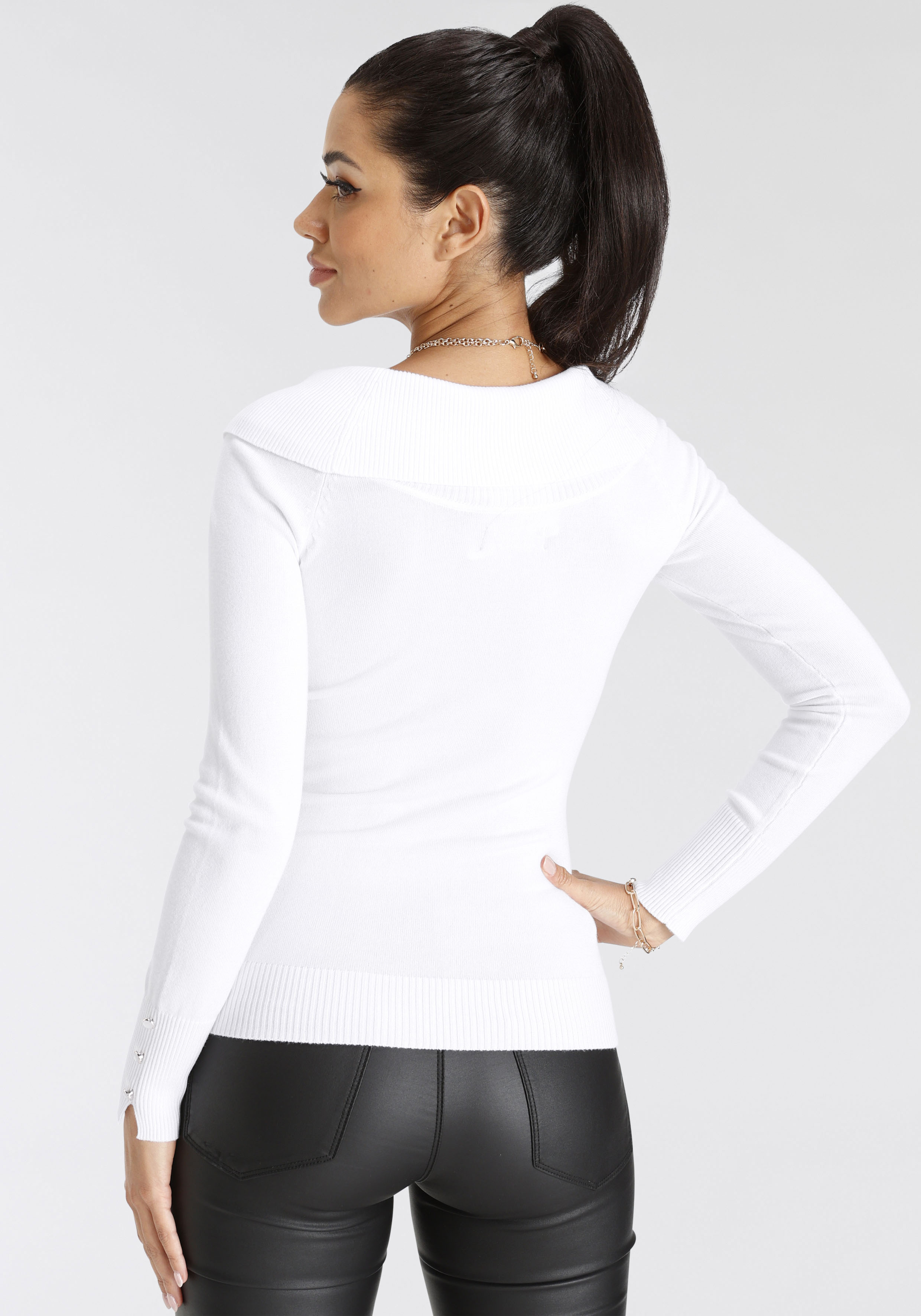 Thumbnail - Melrose Carmenpullover mit Zierknöpfen in femininem Schnitt