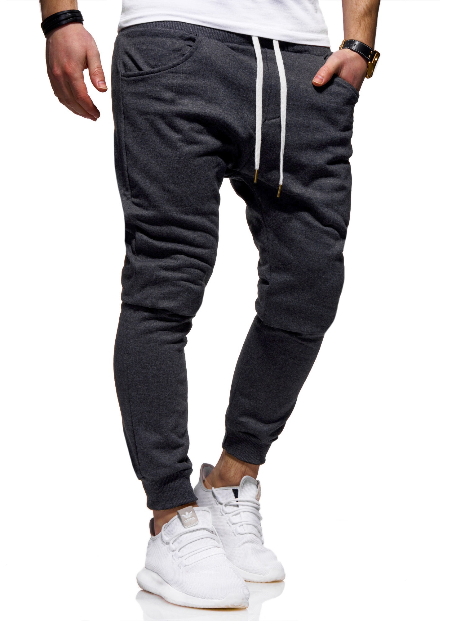 behype Sweathose »JOGGERY«, im modernen Slim Fit-Schnitt
