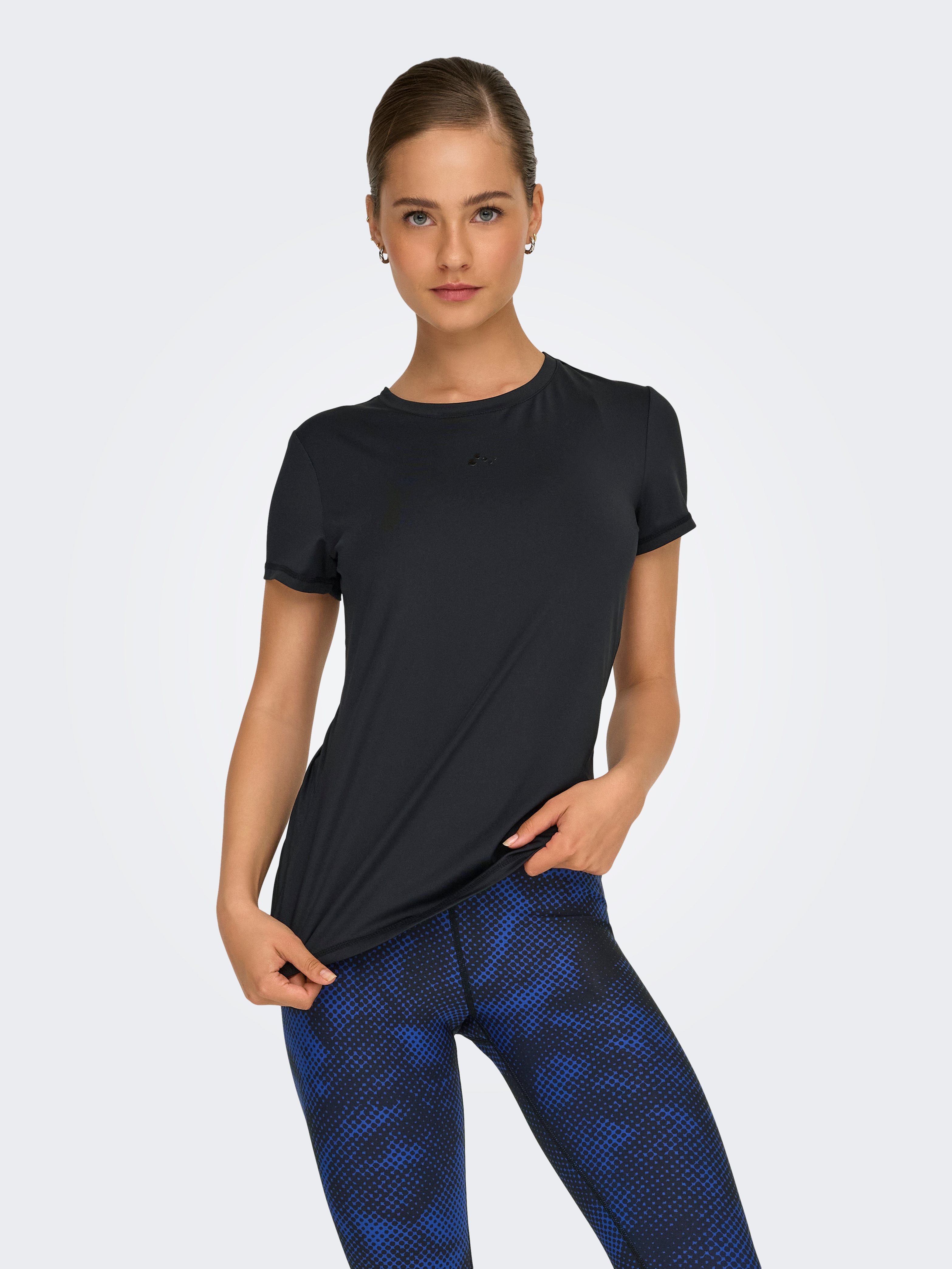 ONLY Play Trainingsshirt "ONPBREE LIFE ON SS REG TEE NOOS" aus Polyester und Elasthan, Regular Fit, atmungsaktiv, pflegeleicht