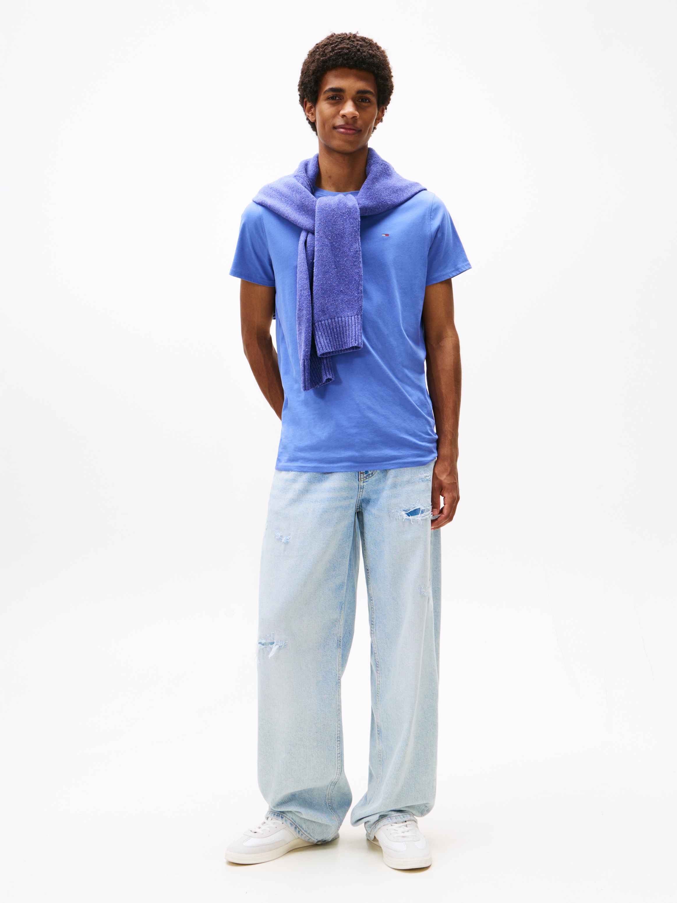 Tommy Jeans T-Shirt »TJM ESSENTIAL SOLID TEE«, mit Rundhalsausschnitt und dezenter Logo-Flag