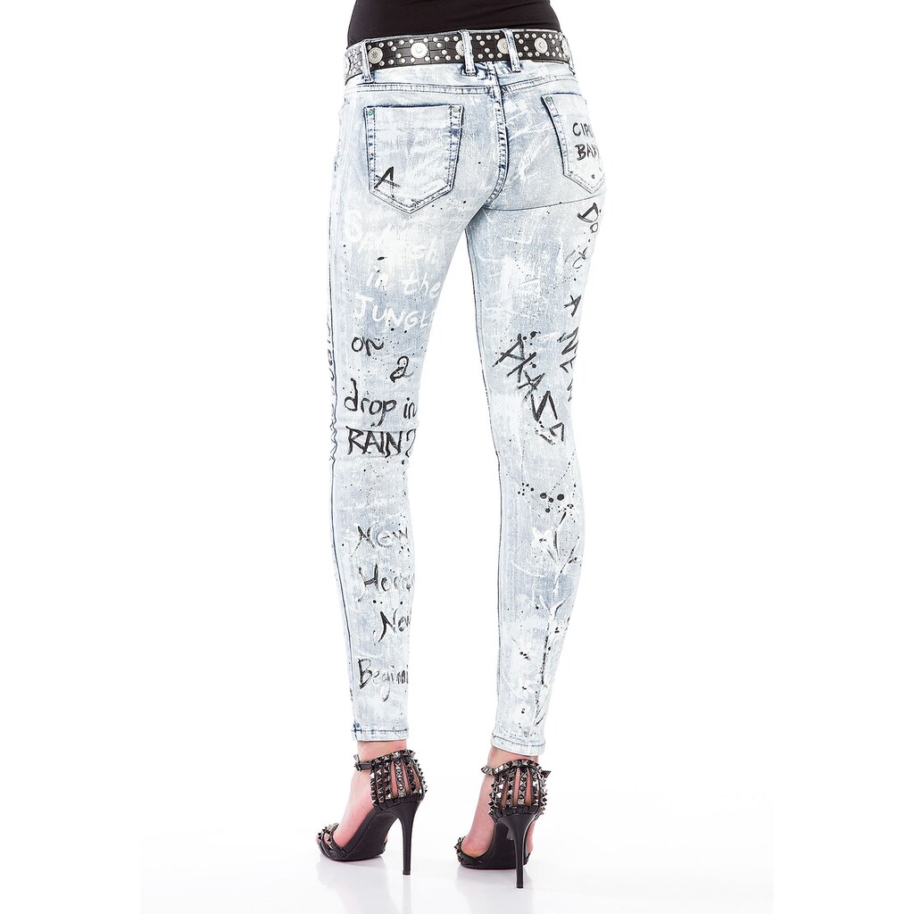Damenmode Jeans Cipo & Baxx Slim-fit-Jeans, in handbemalter Optik im Slim-Fit hellblau-weiß