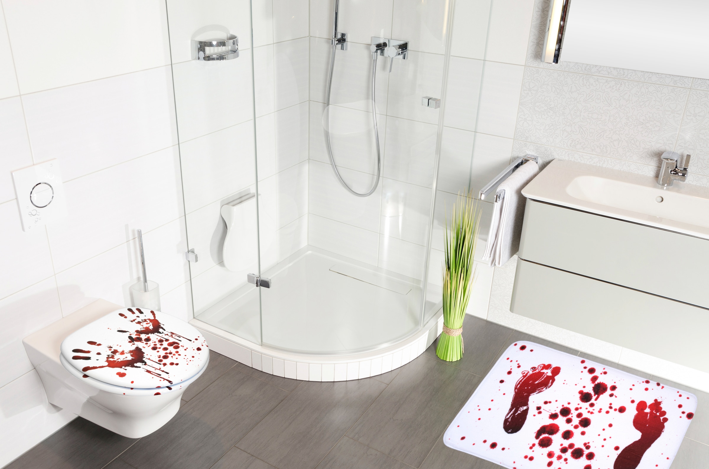 Sanilo Badaccessoire-Set »Blood«, (Komplett-Set, 3 tlg.), bestehend aus WC-Sitz, Badteppich und Waschbeckenstöpsel